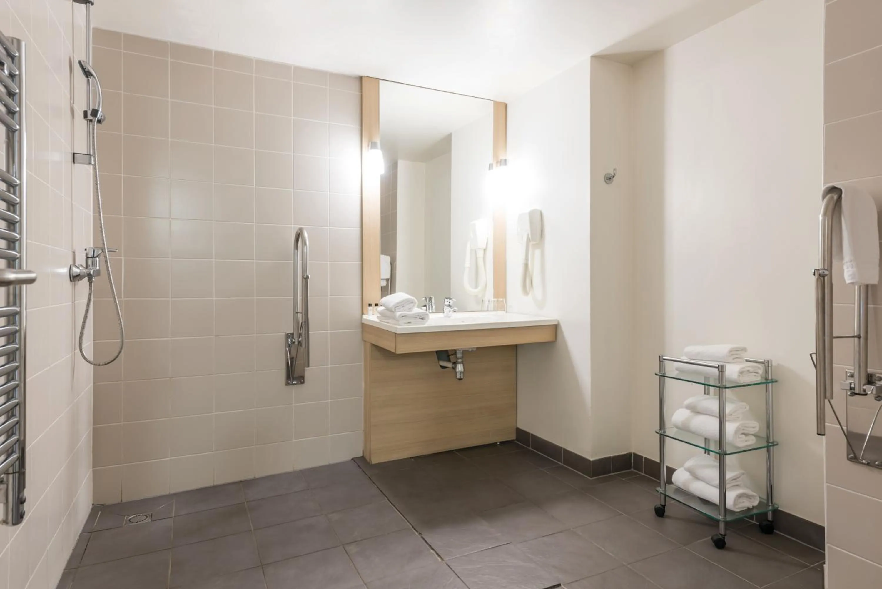 Bathroom in Appart'City Collection Paris Grande Bibliothèque