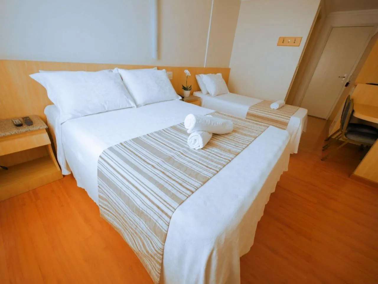 Photo of the whole room, Bed in Icaraí Praia Hotel