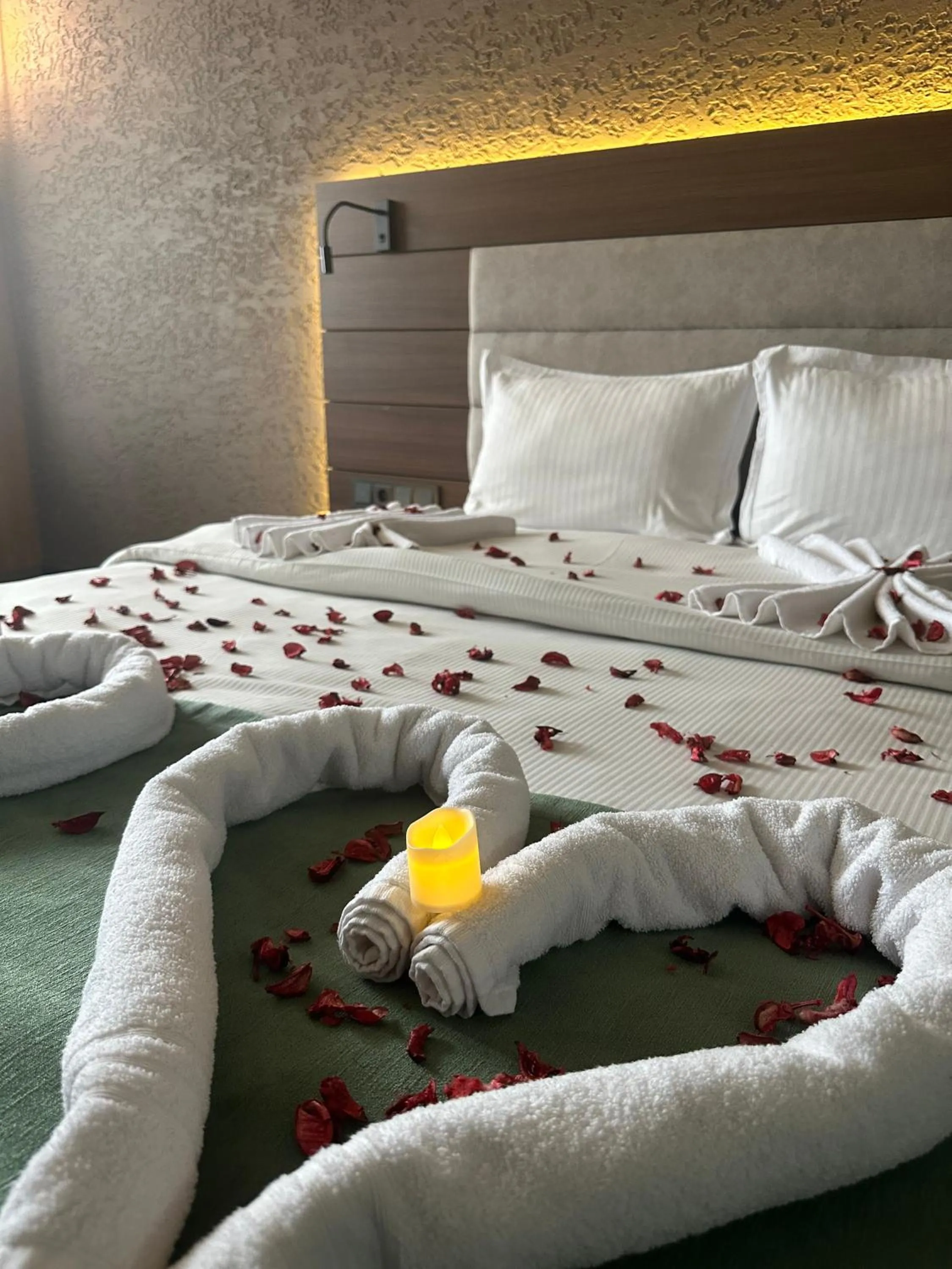 Bedroom, Bed in Hotel Kırcı Termal & Spa