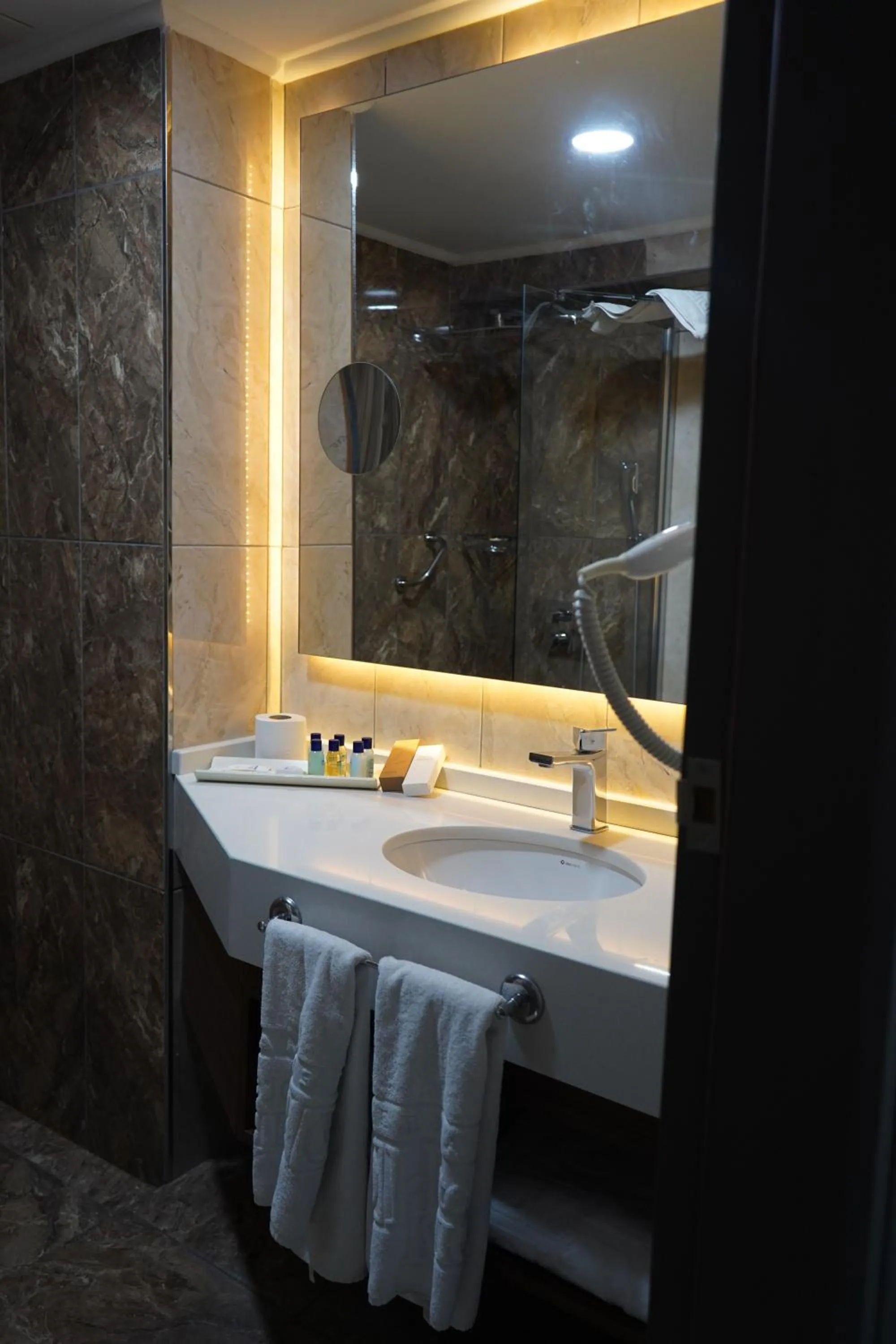 Bathroom in Hotel Kırcı Termal & Spa