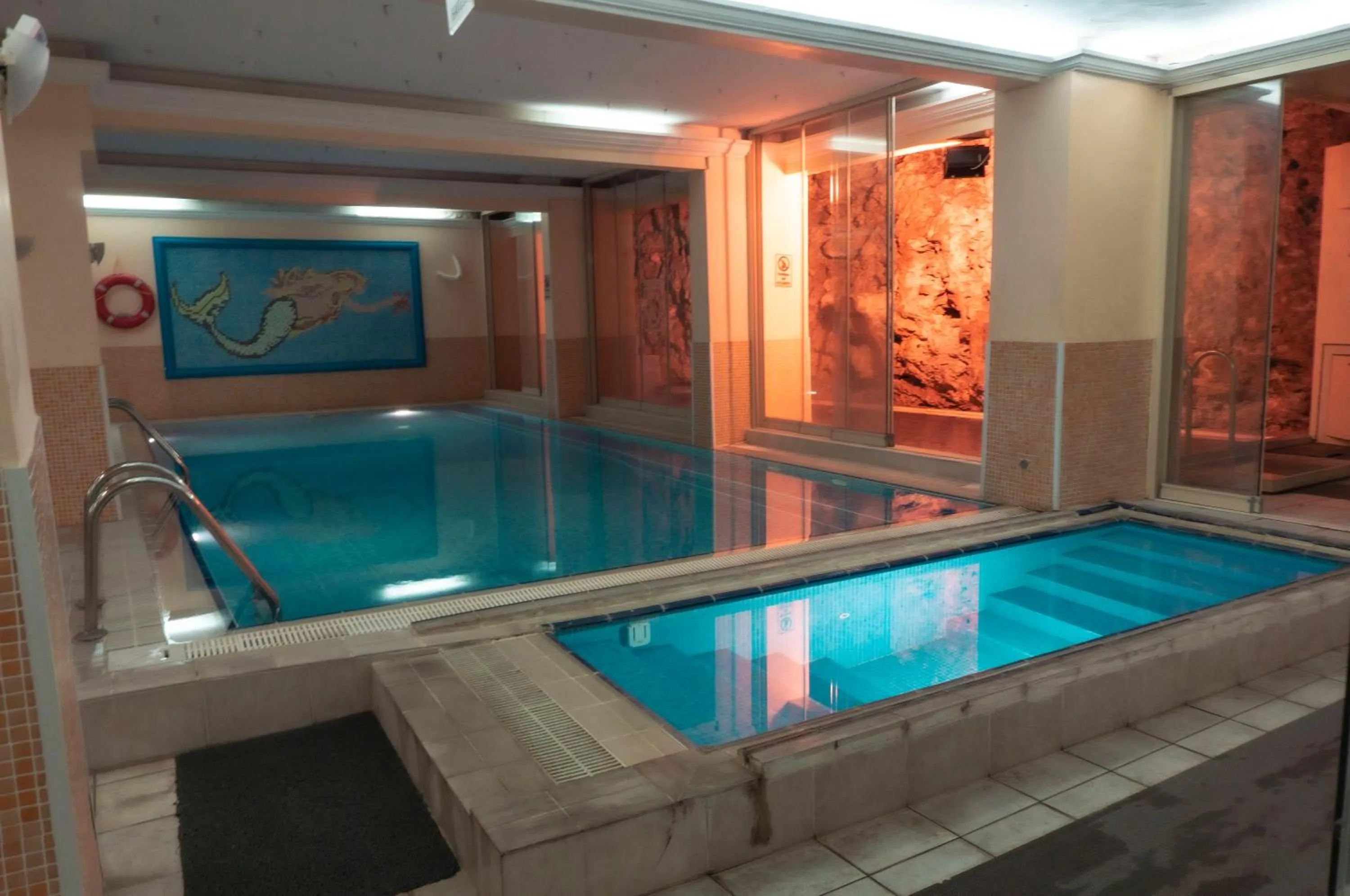 Swimming pool in Hotel Kırcı Termal & Spa