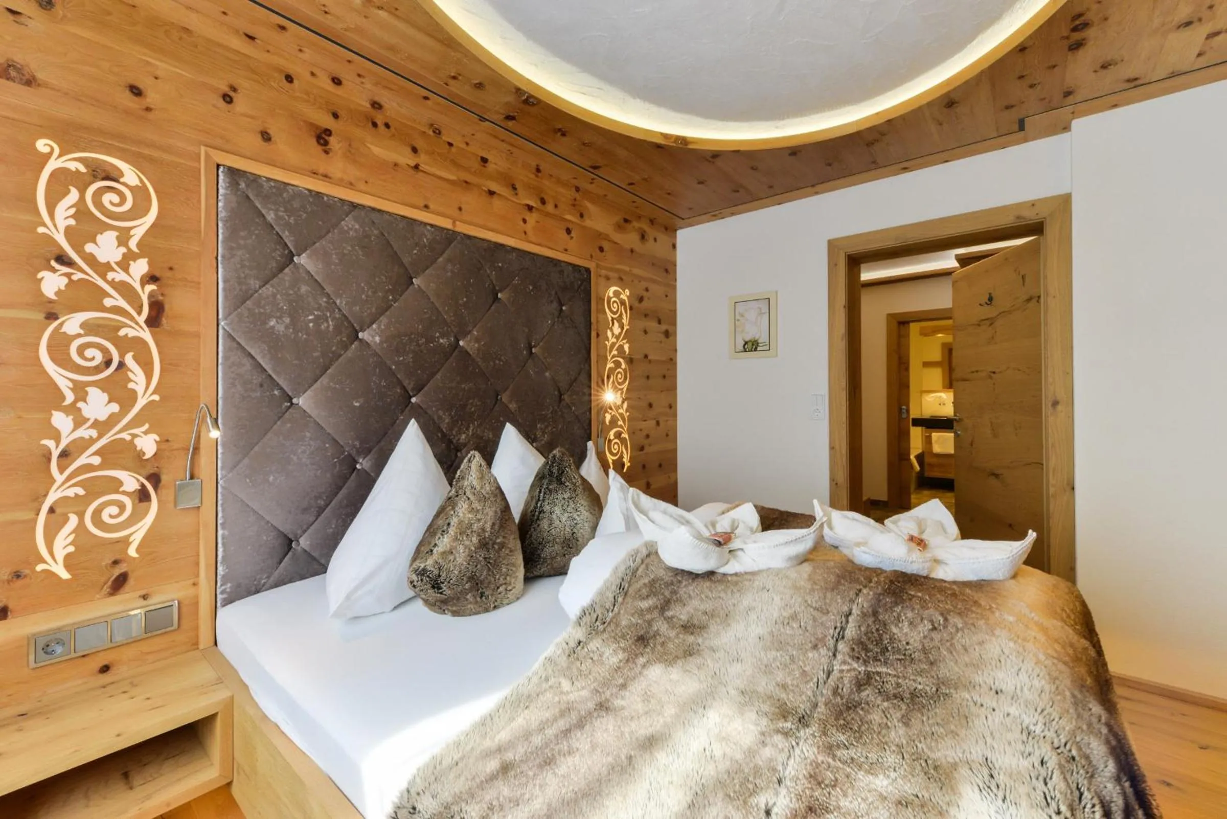 Bed in Oberlechtaler Hof Boutique Hotel