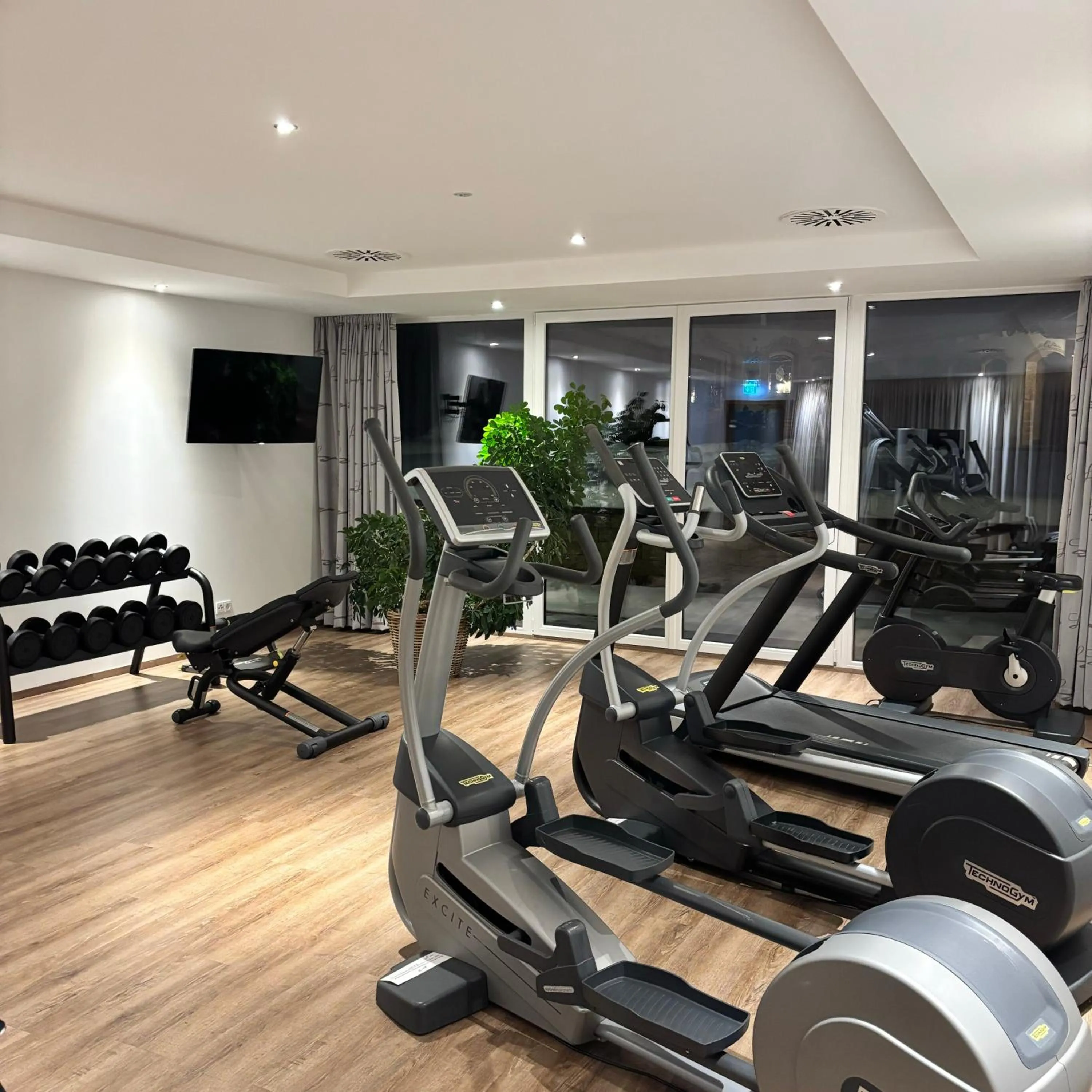 Fitness centre/facilities in Oberlechtaler Hof Boutique Hotel