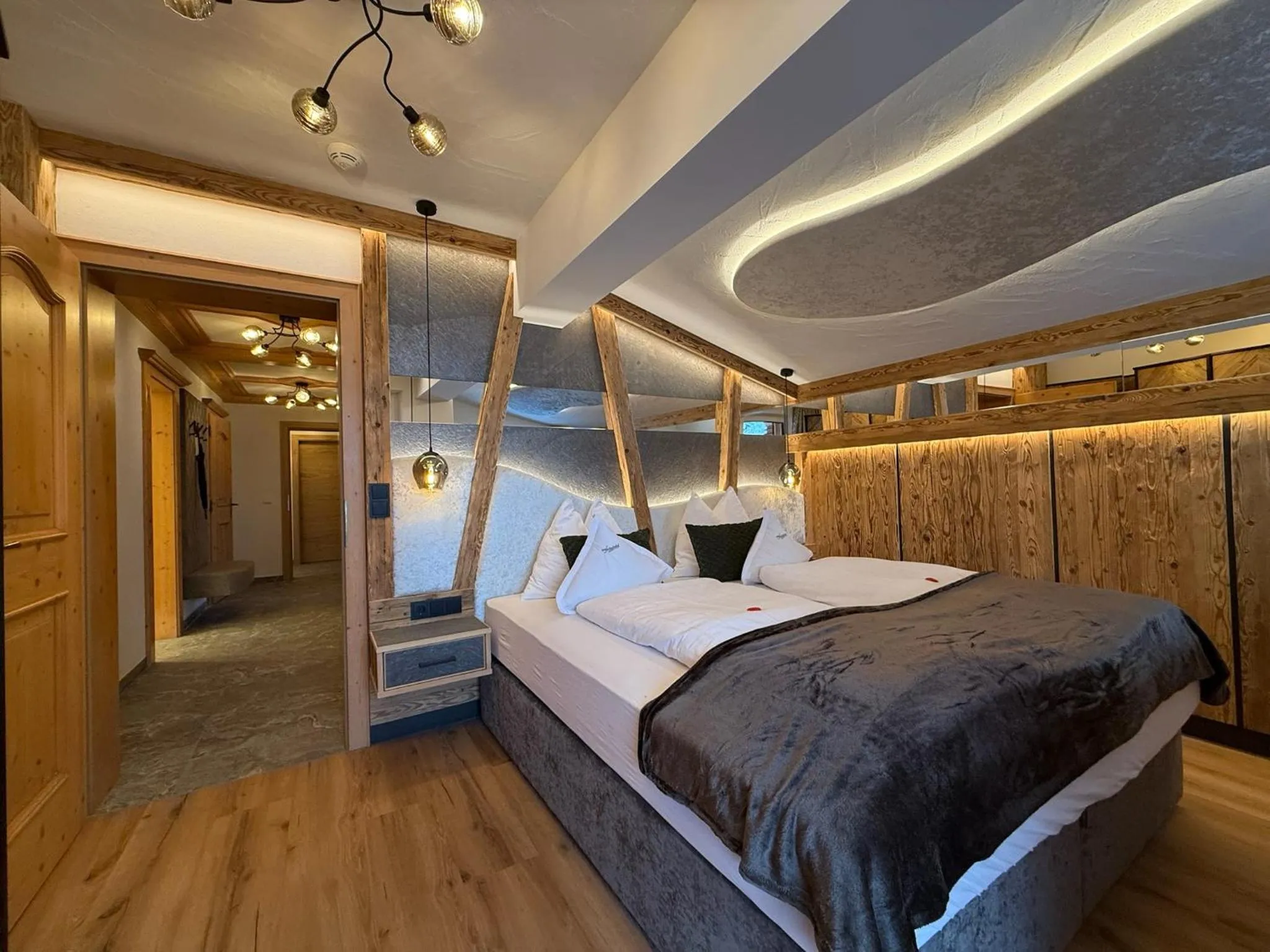 Bed in Oberlechtaler Hof Boutique Hotel