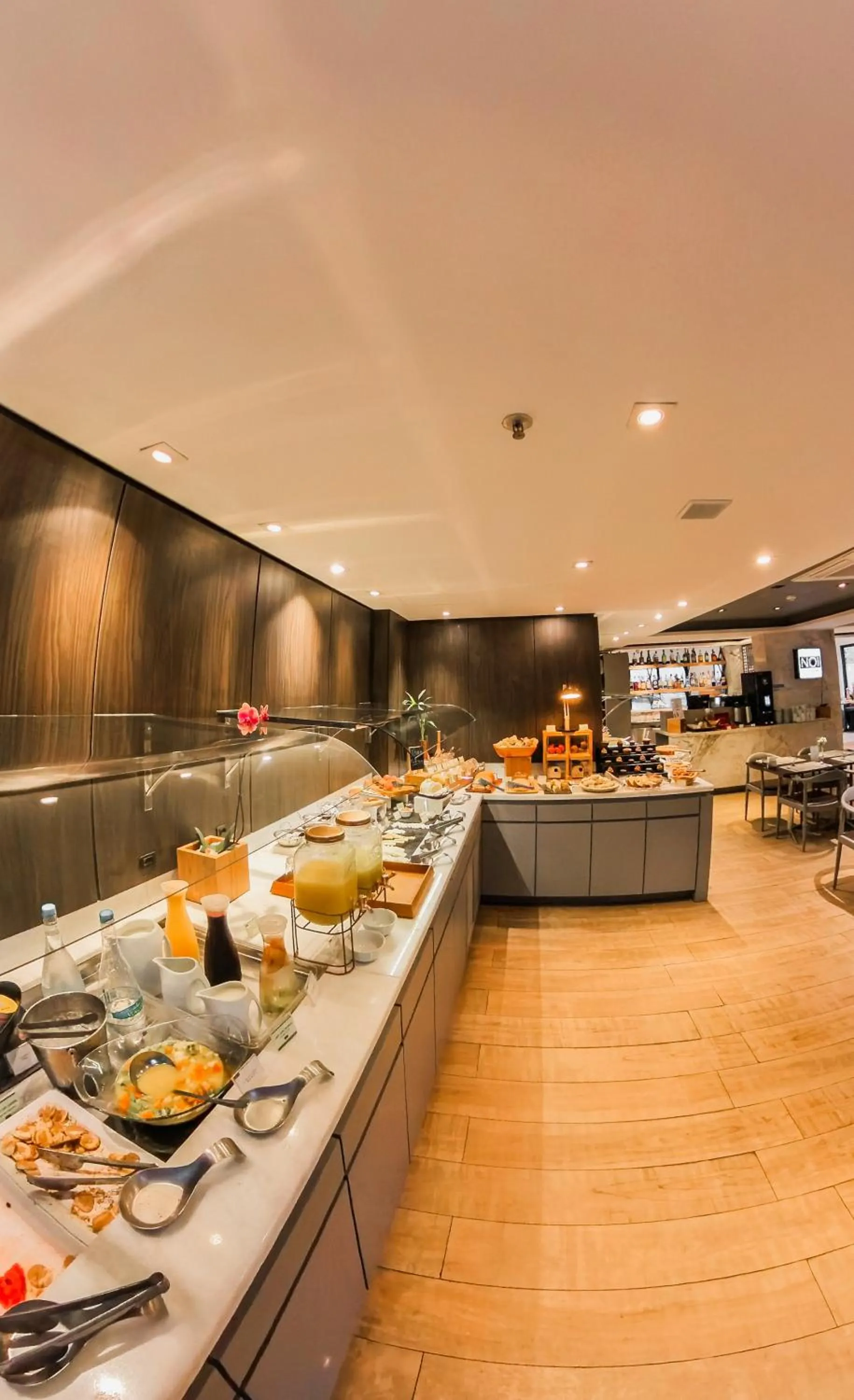 Restaurant/places to eat in ArtHotel Transamerica Collection