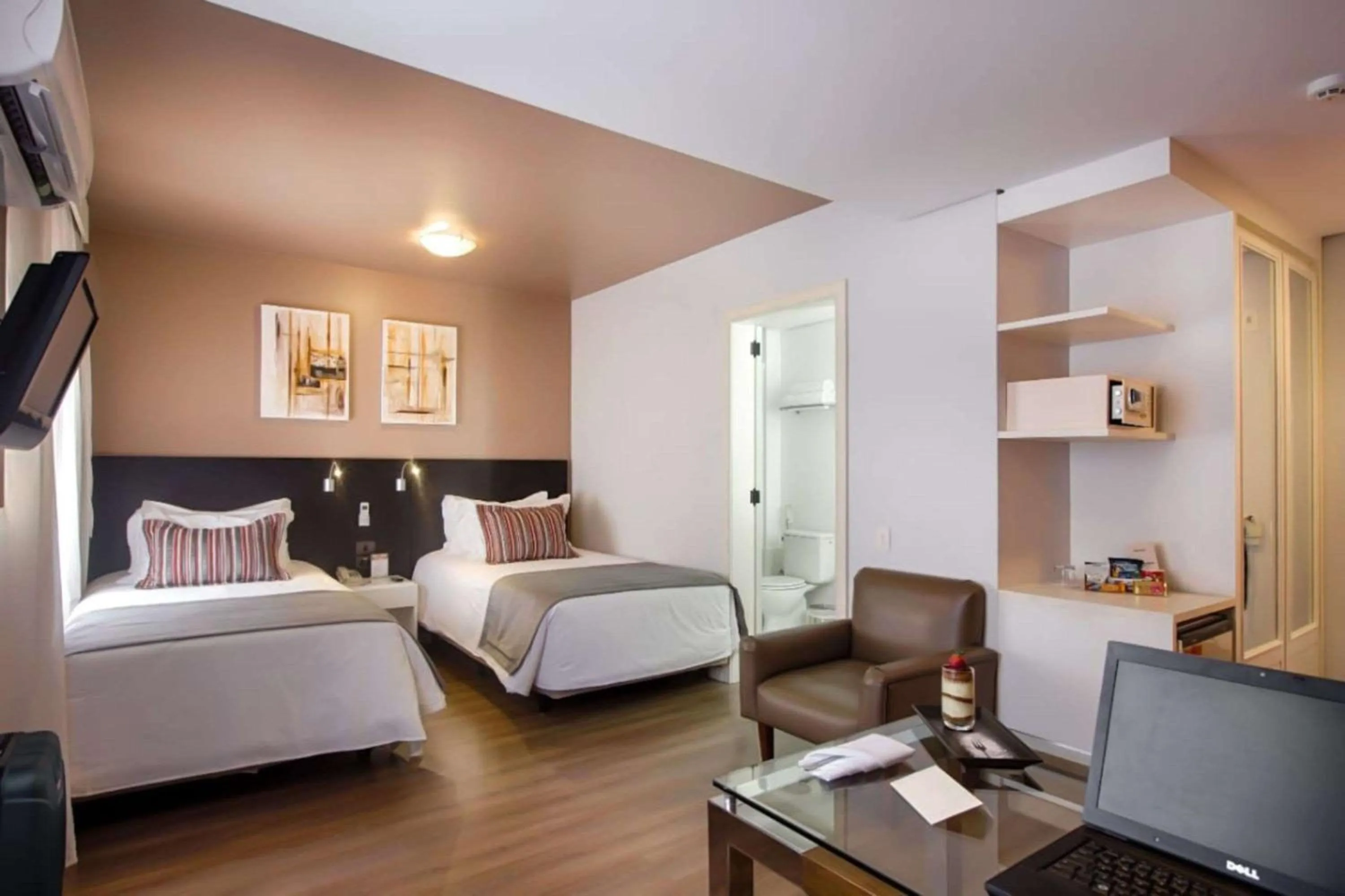 Bedroom, Bed in ArtHotel Transamerica Collection