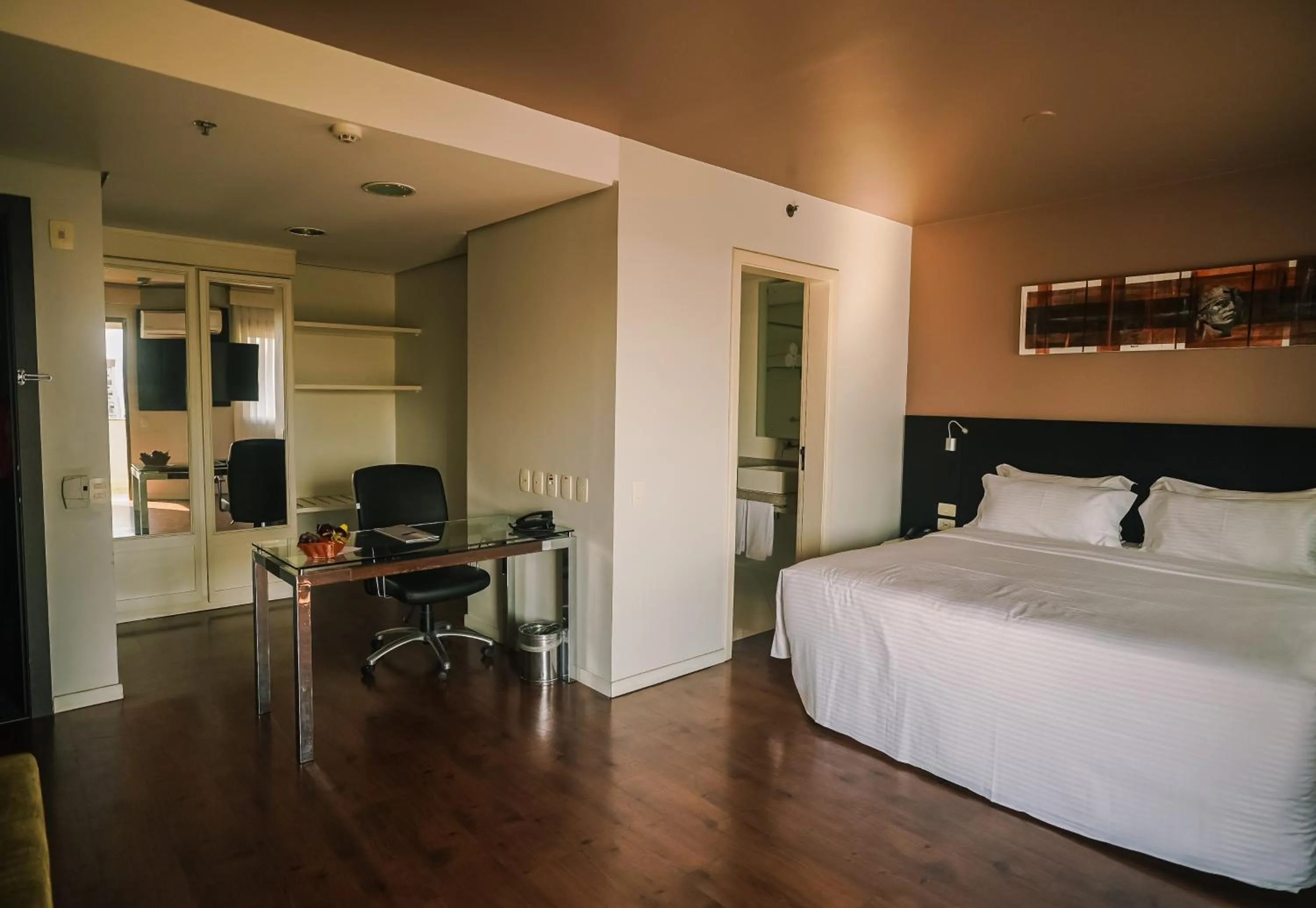 Photo of the whole room, Bed in ArtHotel Transamerica Collection