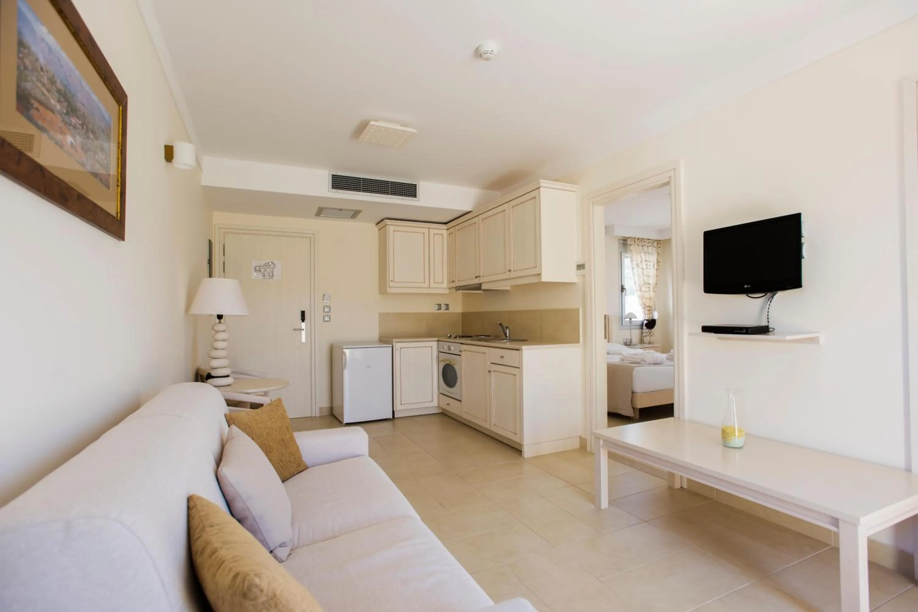 Seating area in Almiriki Chios Rooms & Apartments