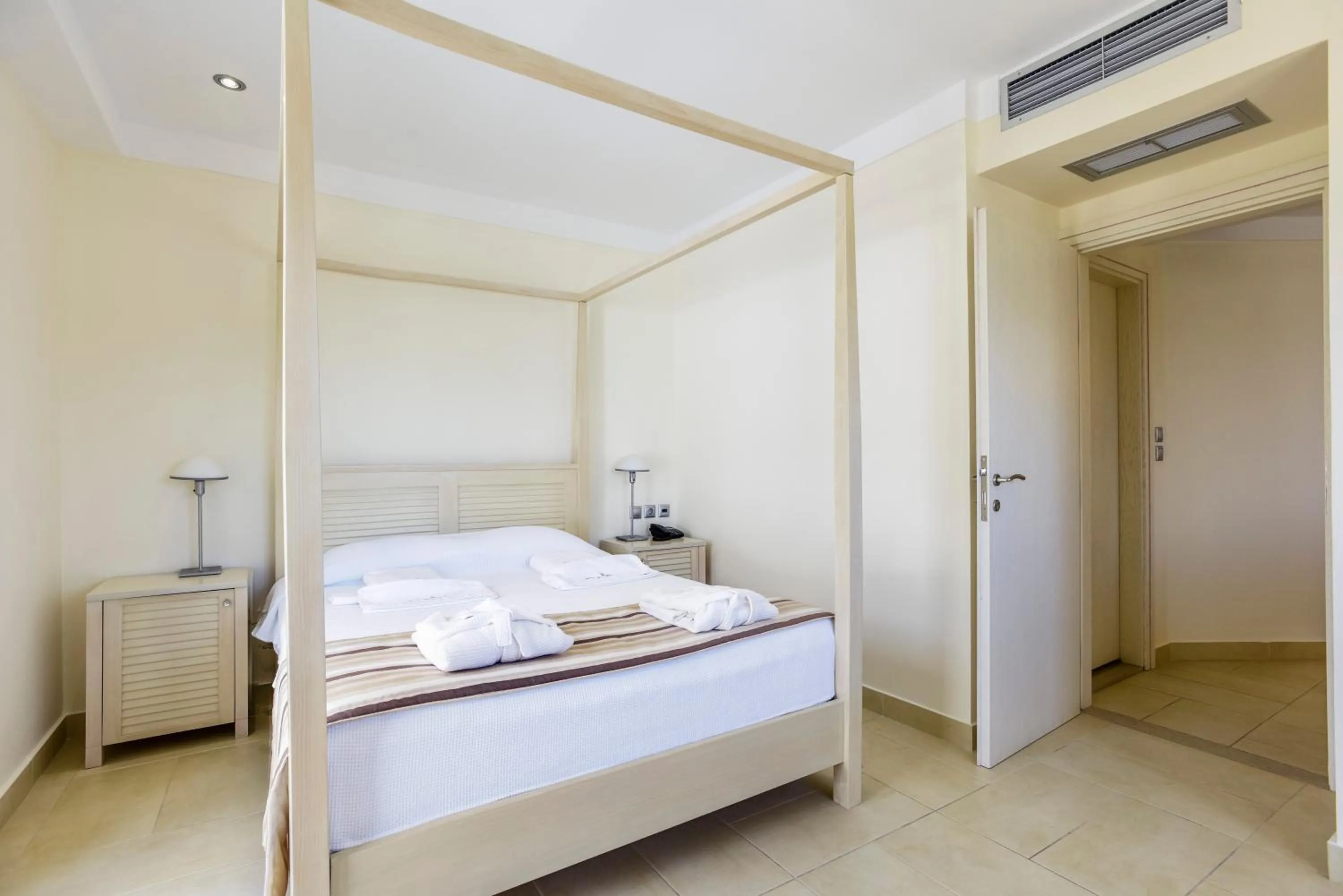 Photo of the whole room, Bed in Almiriki Chios Rooms & Apartments