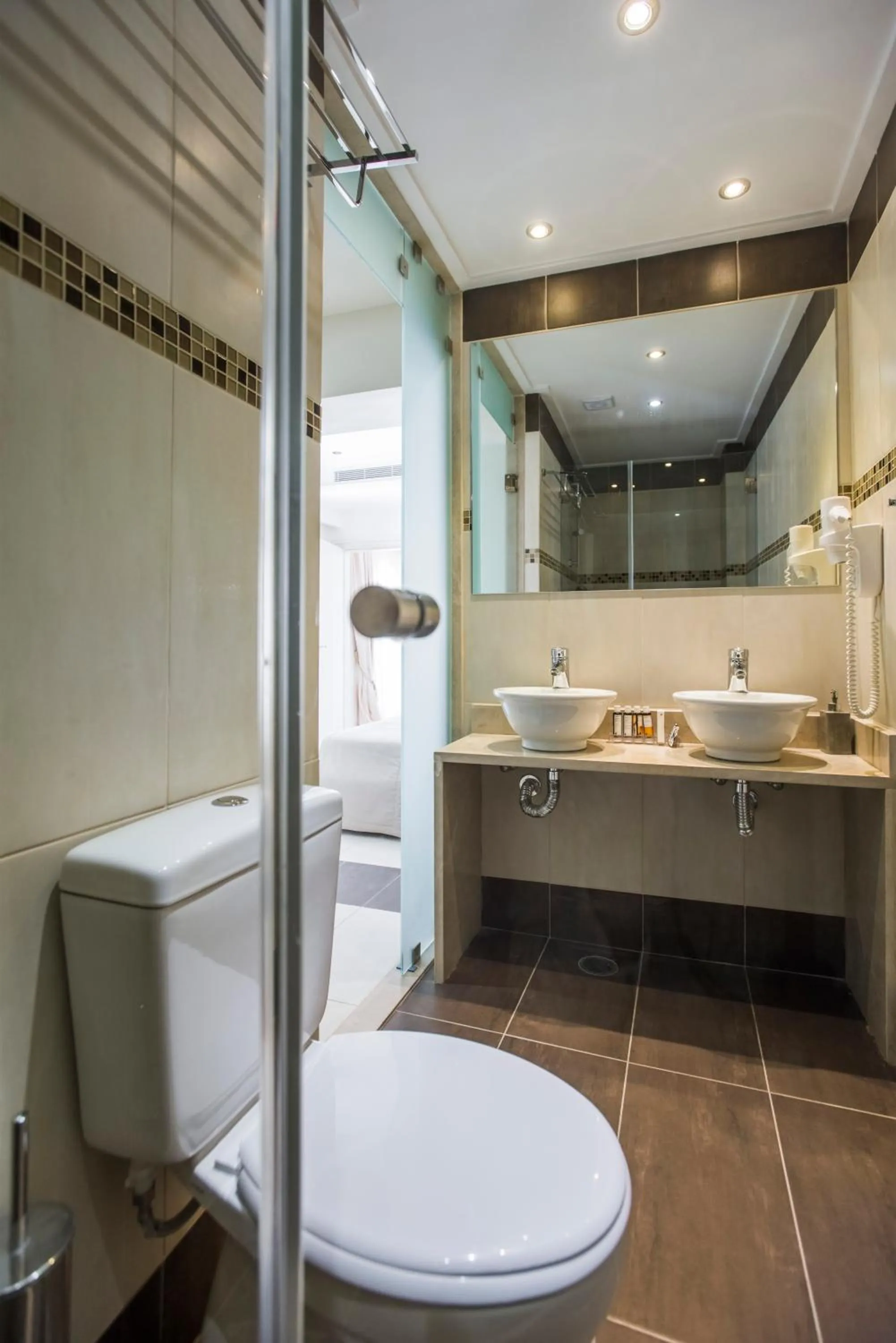 Shower in Almiriki Chios Rooms & Apartments