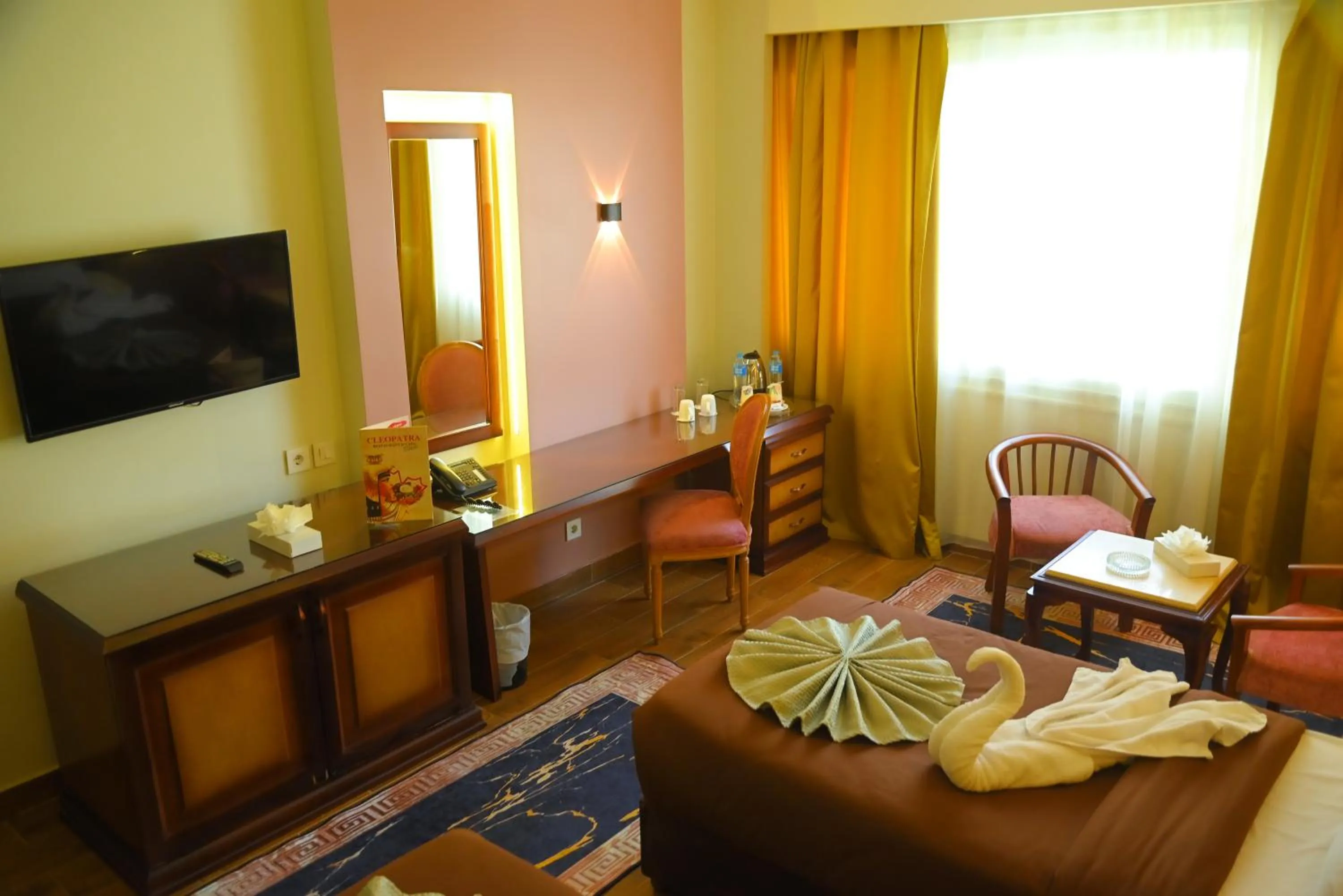 Bedroom, Bed in Cleopatra Hotel