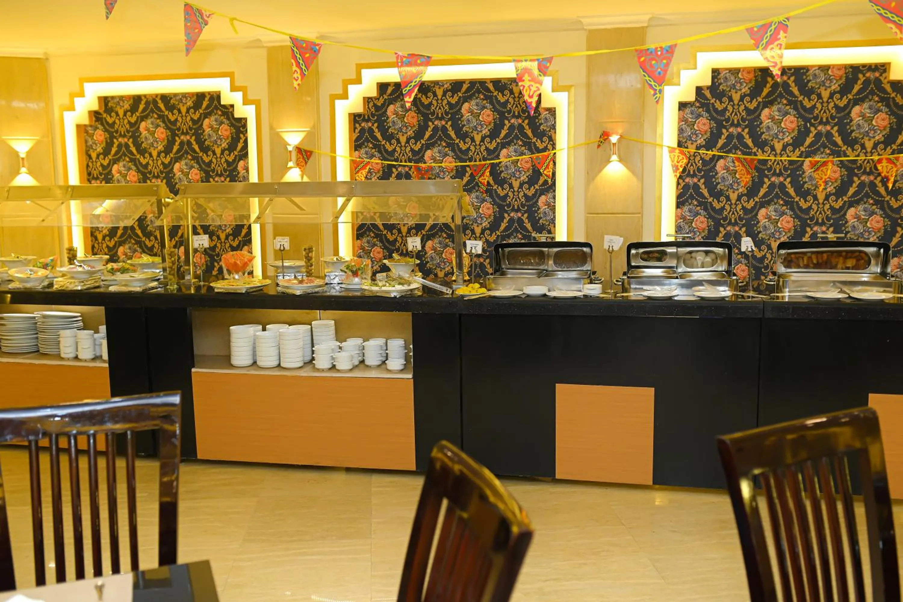 Restaurant/places to eat in Cleopatra Hotel