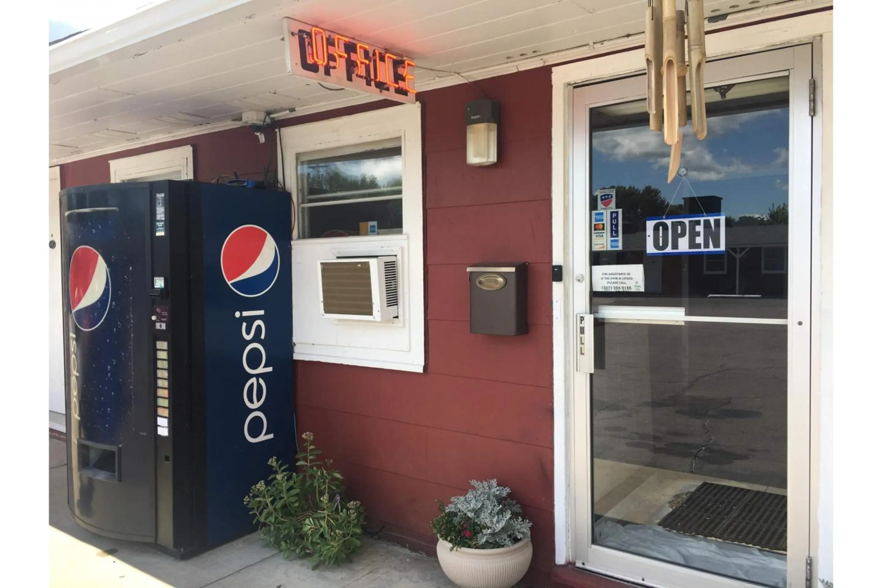 Lobby or reception in Colonial Inn Extended Stay by OYO New Ulm