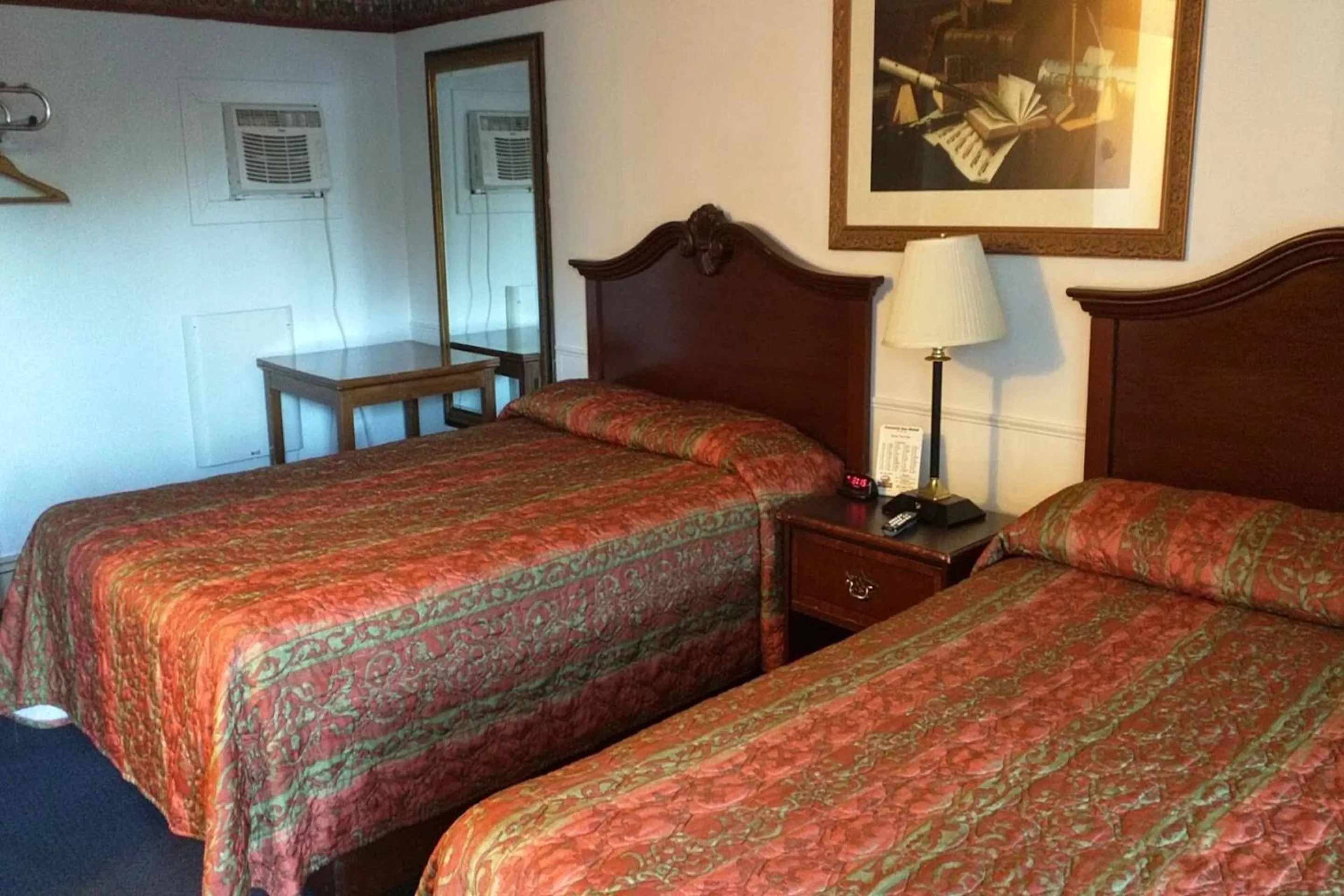 Bedroom, Bed in Colonial Inn Extended Stay by OYO New Ulm