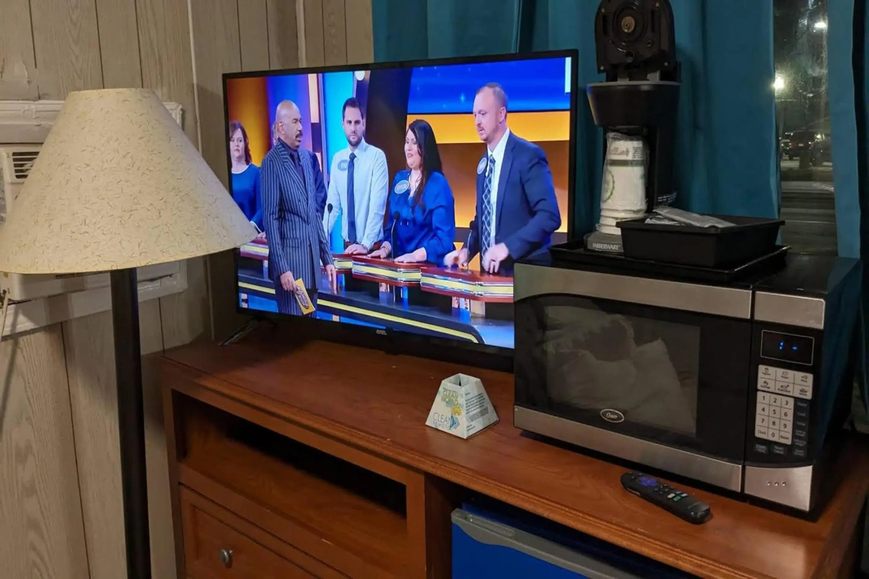 Bedroom in Colonial Inn Extended Stay by OYO New Ulm