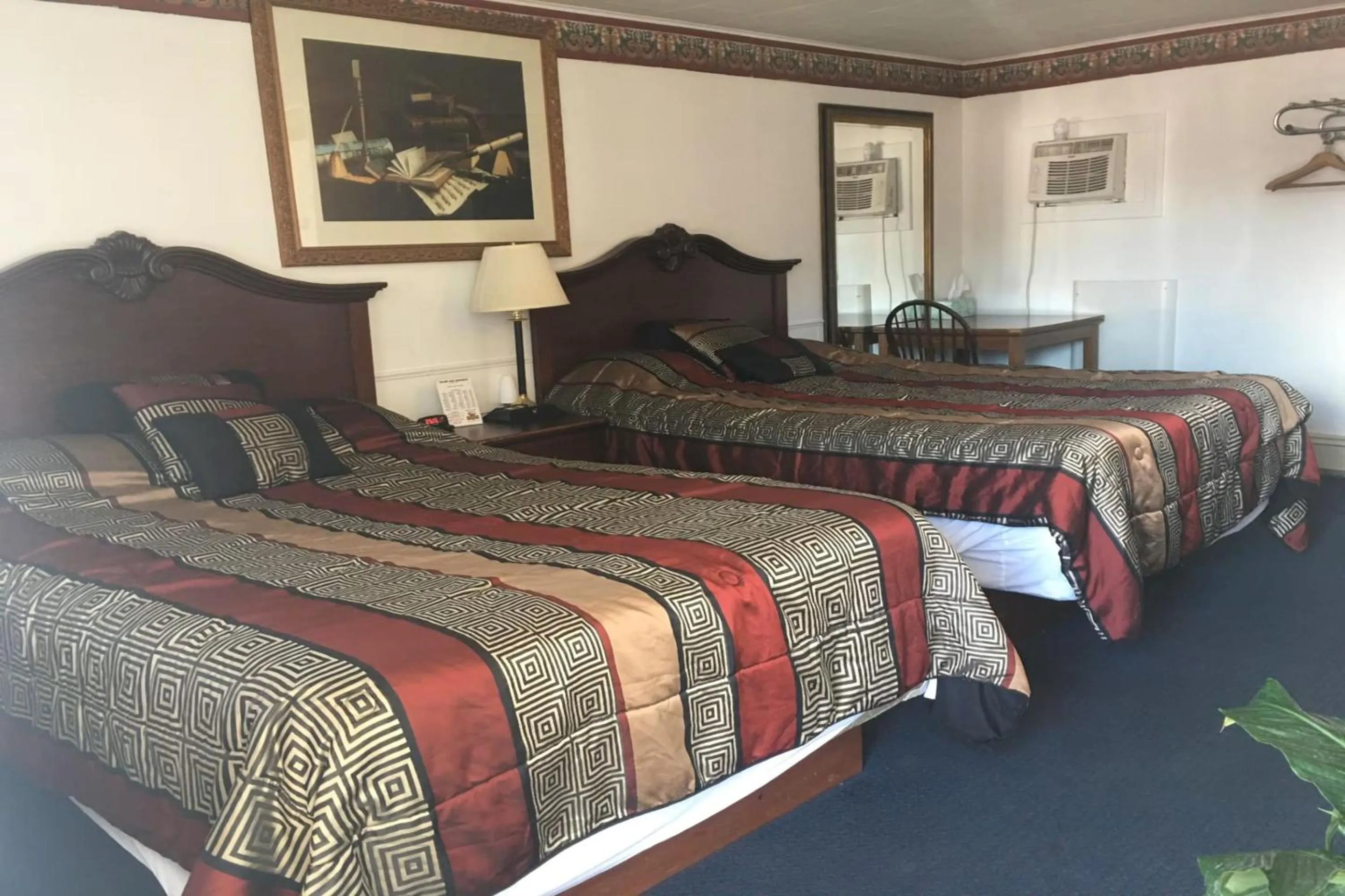 Bedroom, Bed in Colonial Inn Extended Stay by OYO New Ulm