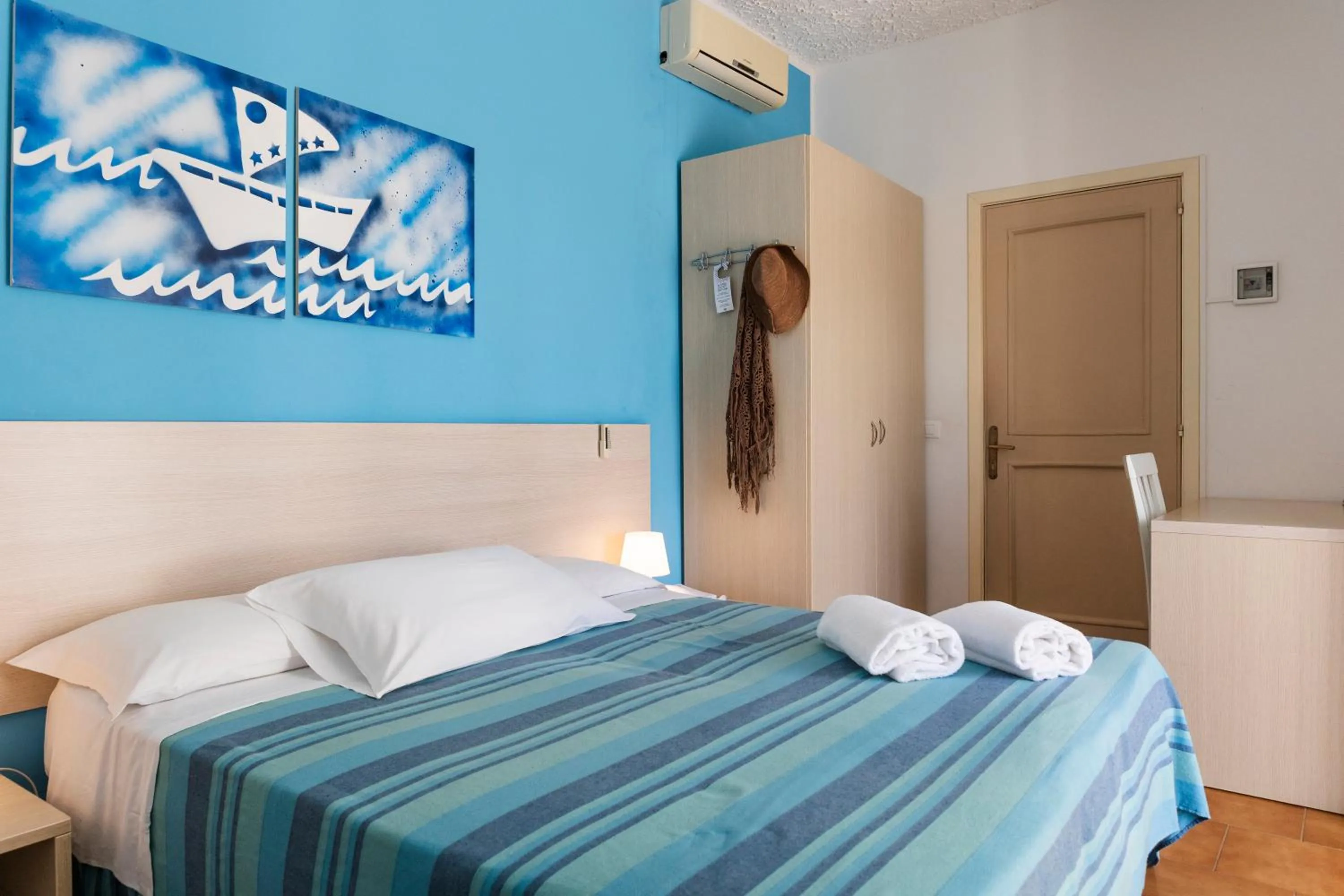 Bedroom, Bed in Hotel Baia Del Sole