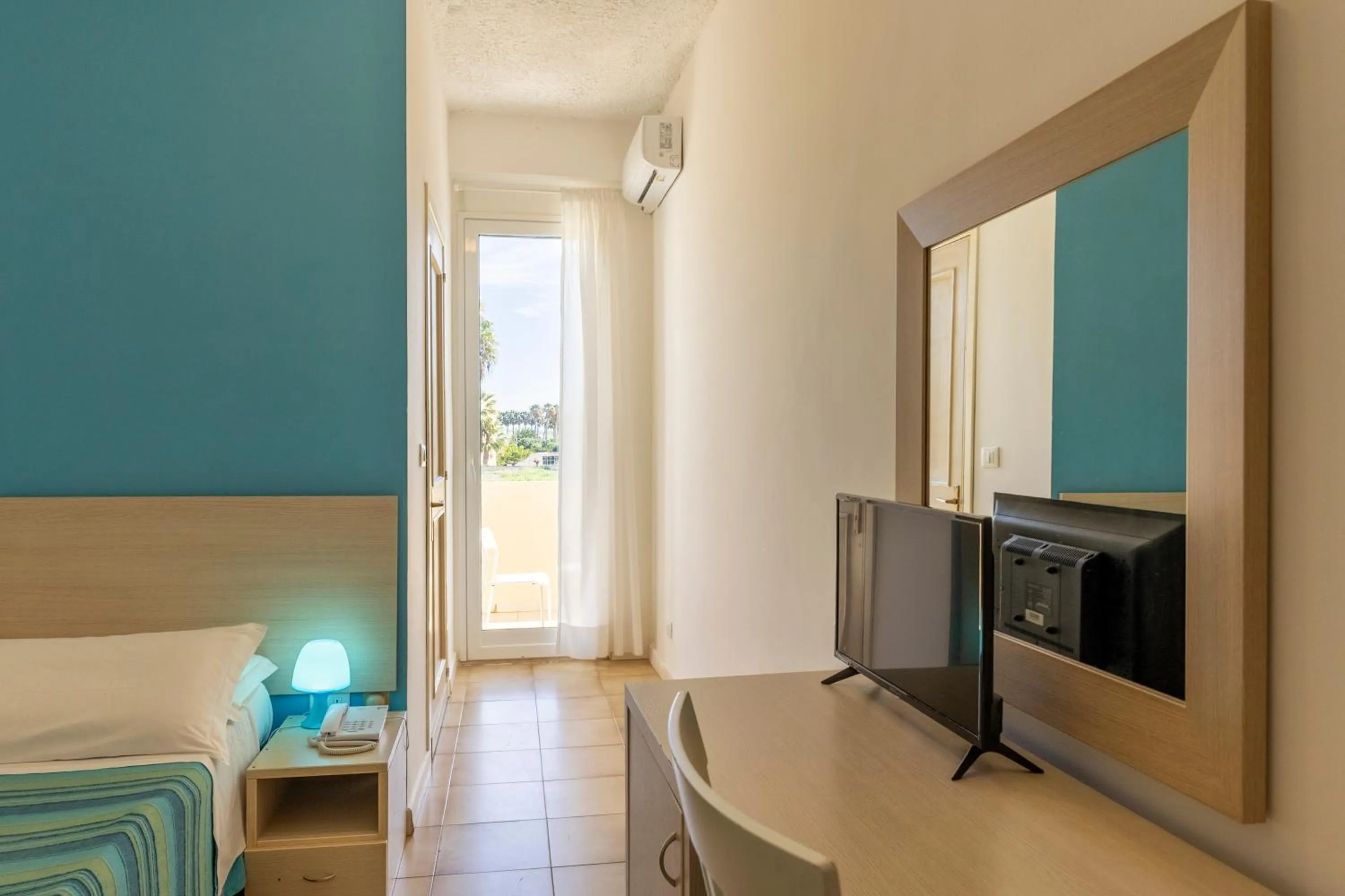 Photo of the whole room, Bed in Hotel Baia Del Sole