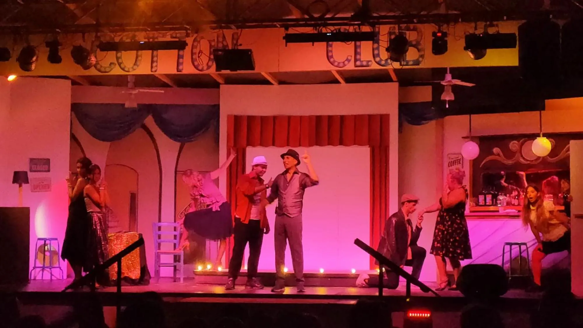 Evening entertainment in Hotel Baia Del Sole