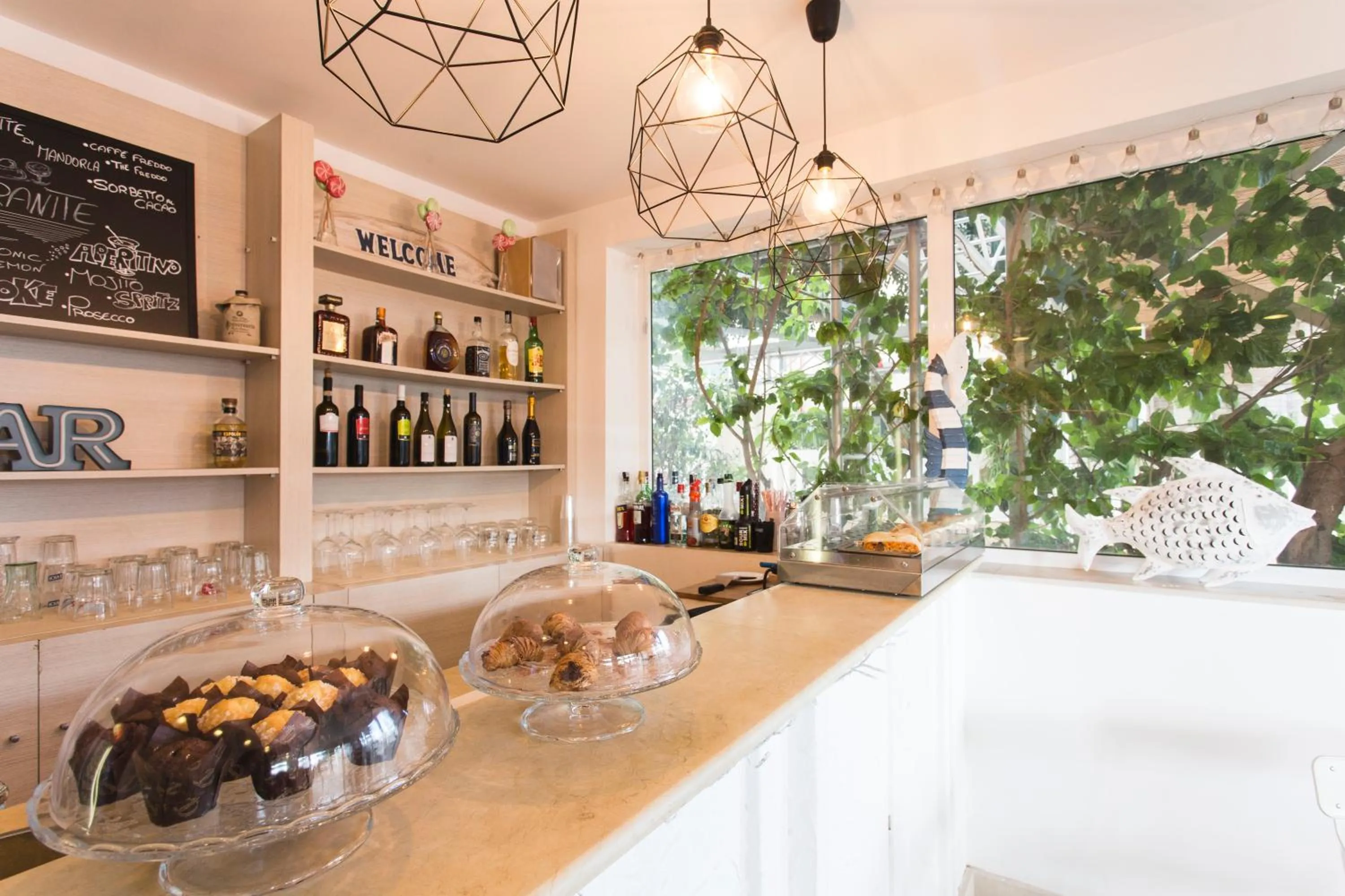 Lounge or bar in Hotel Baia Del Sole