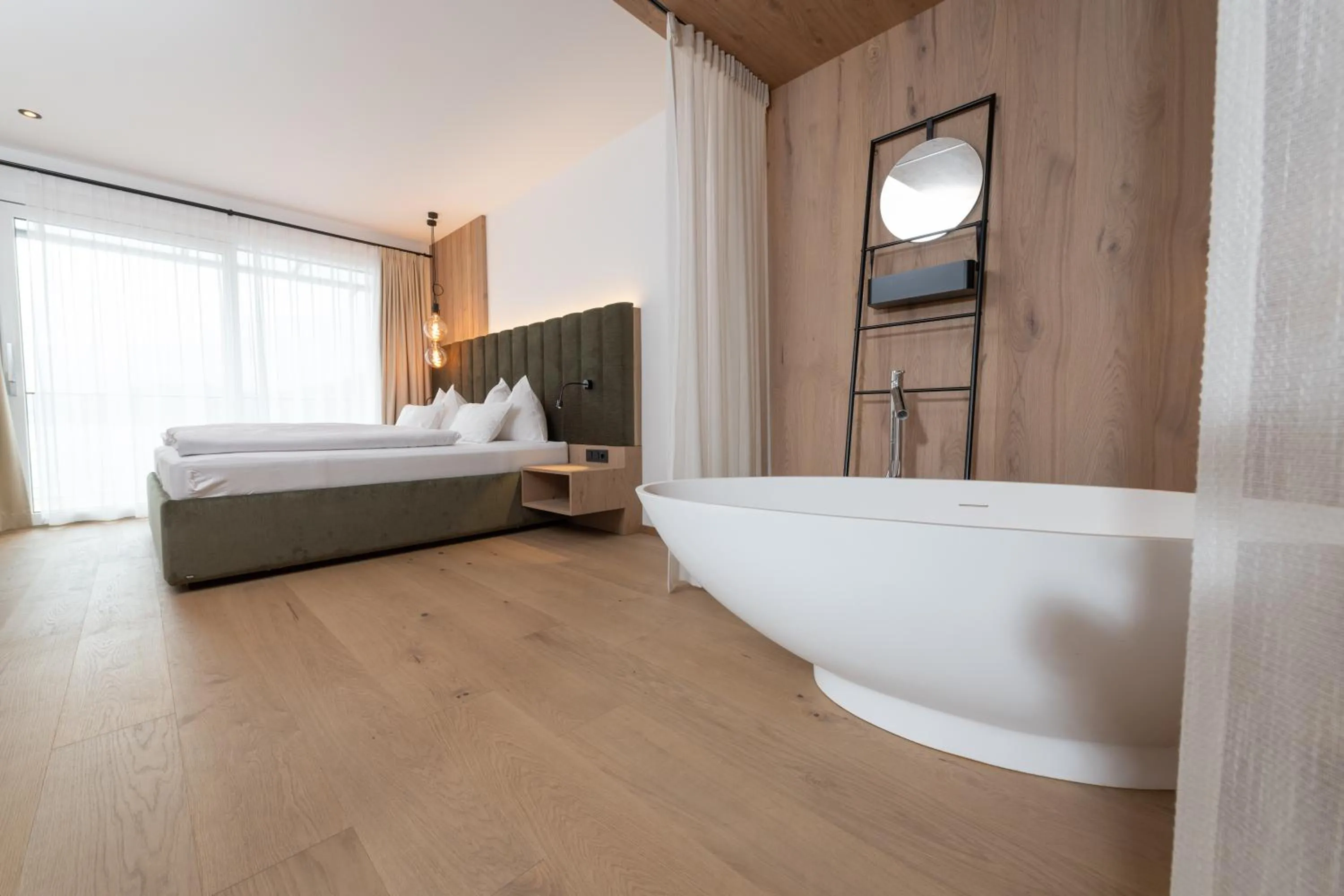 Bedroom, Bed in Hotel Stadler am Attersee