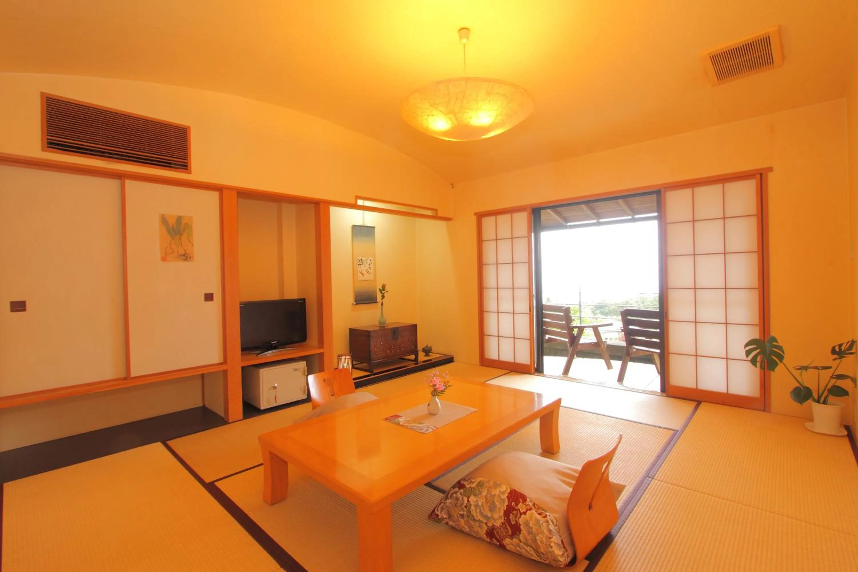 Bed in Nasubi no Hana