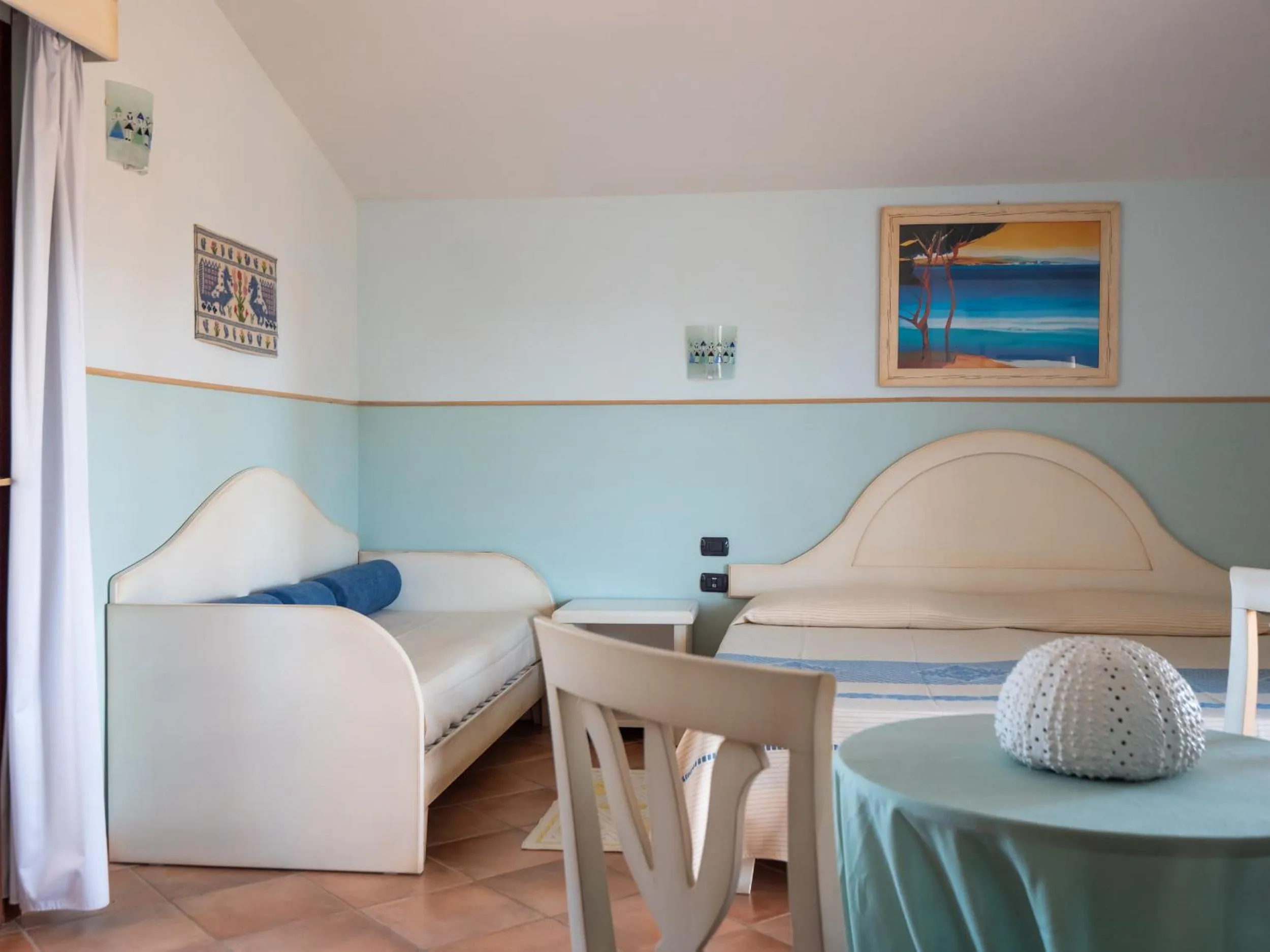 Photo of the whole room in Hotel Luci Del Faro