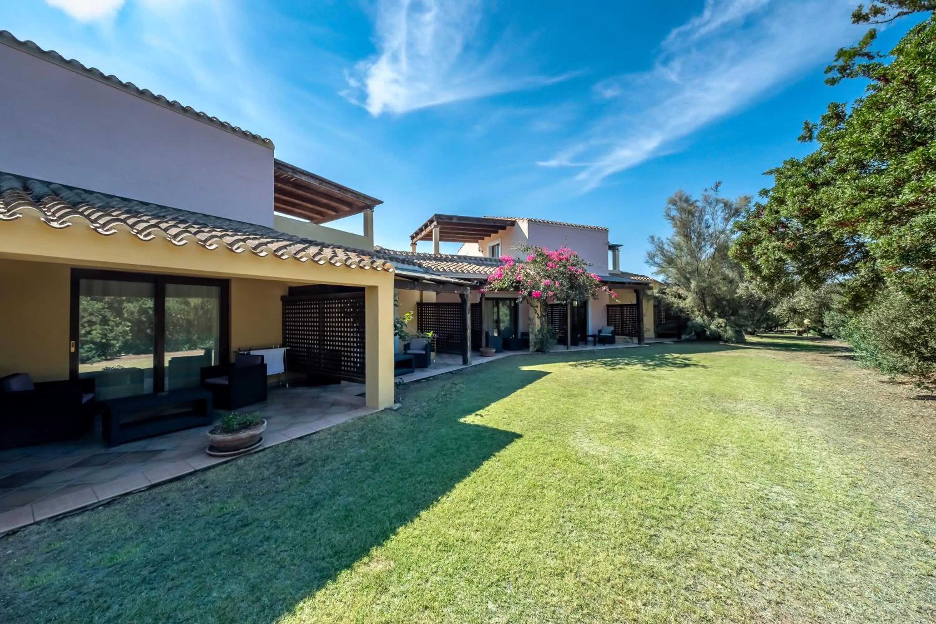 Property building in Hotel Luci Del Faro