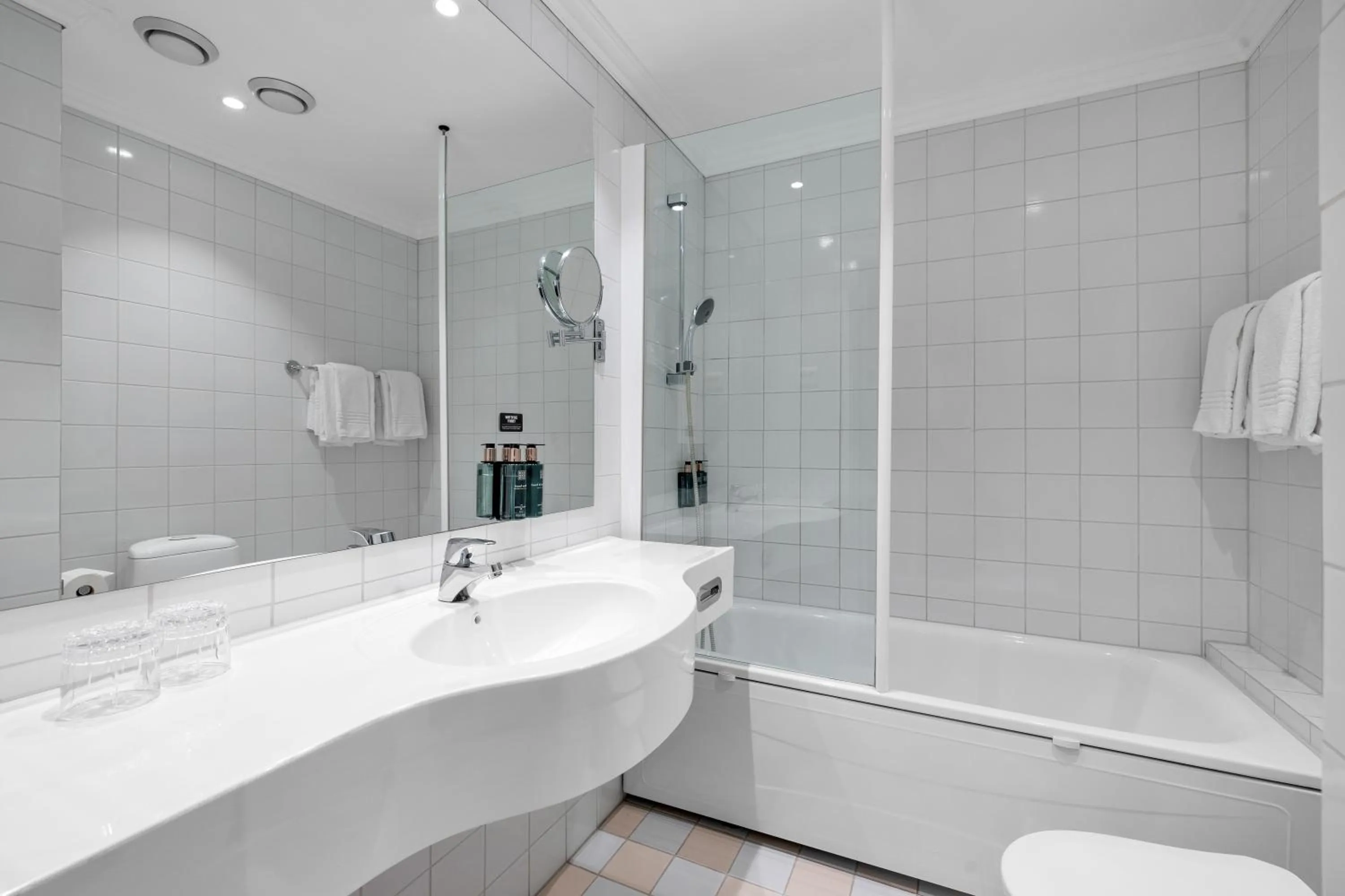 Bathroom in Clarion Hotel Ernst