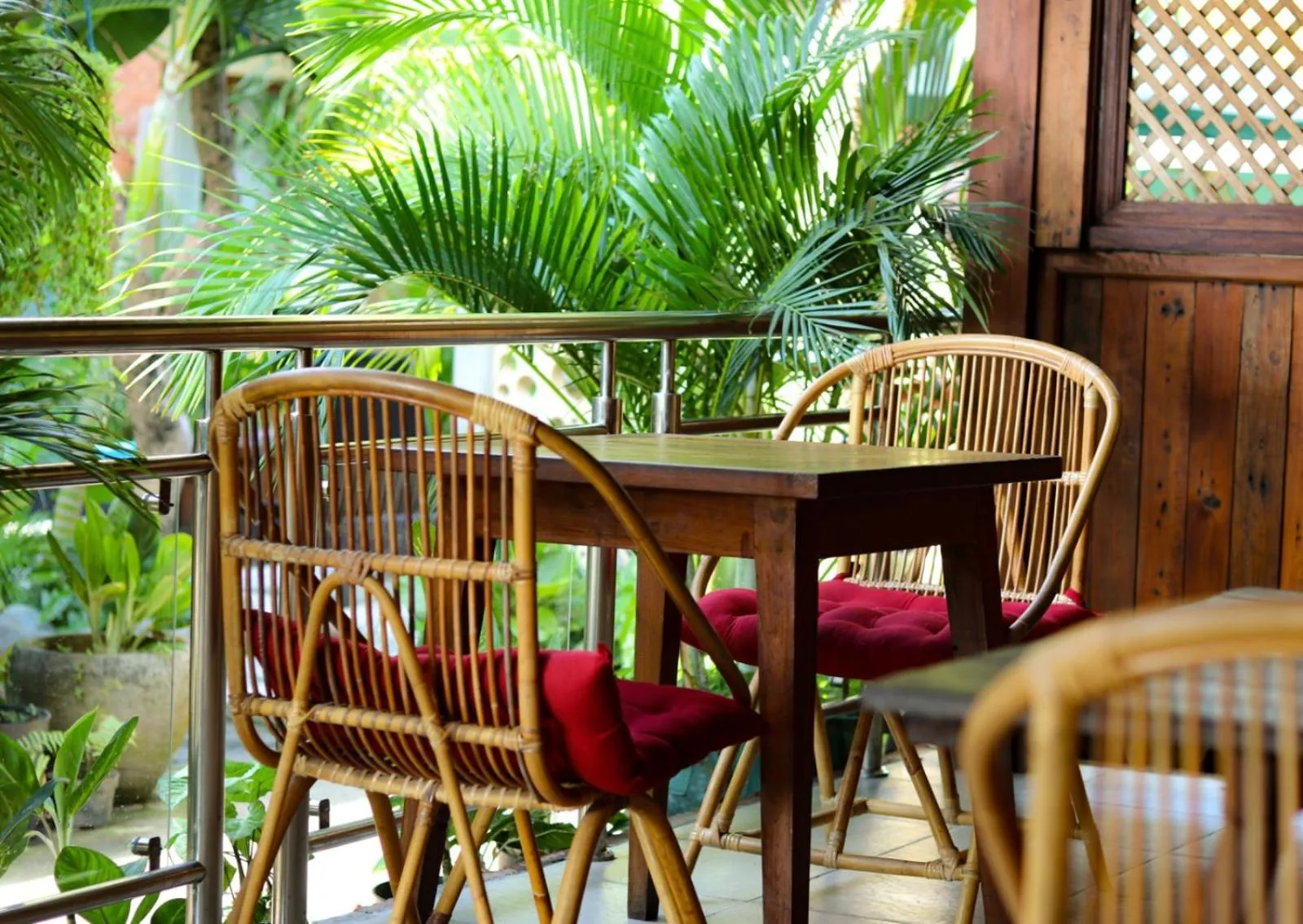 Restaurant/places to eat in Mina Pelasa Hotel