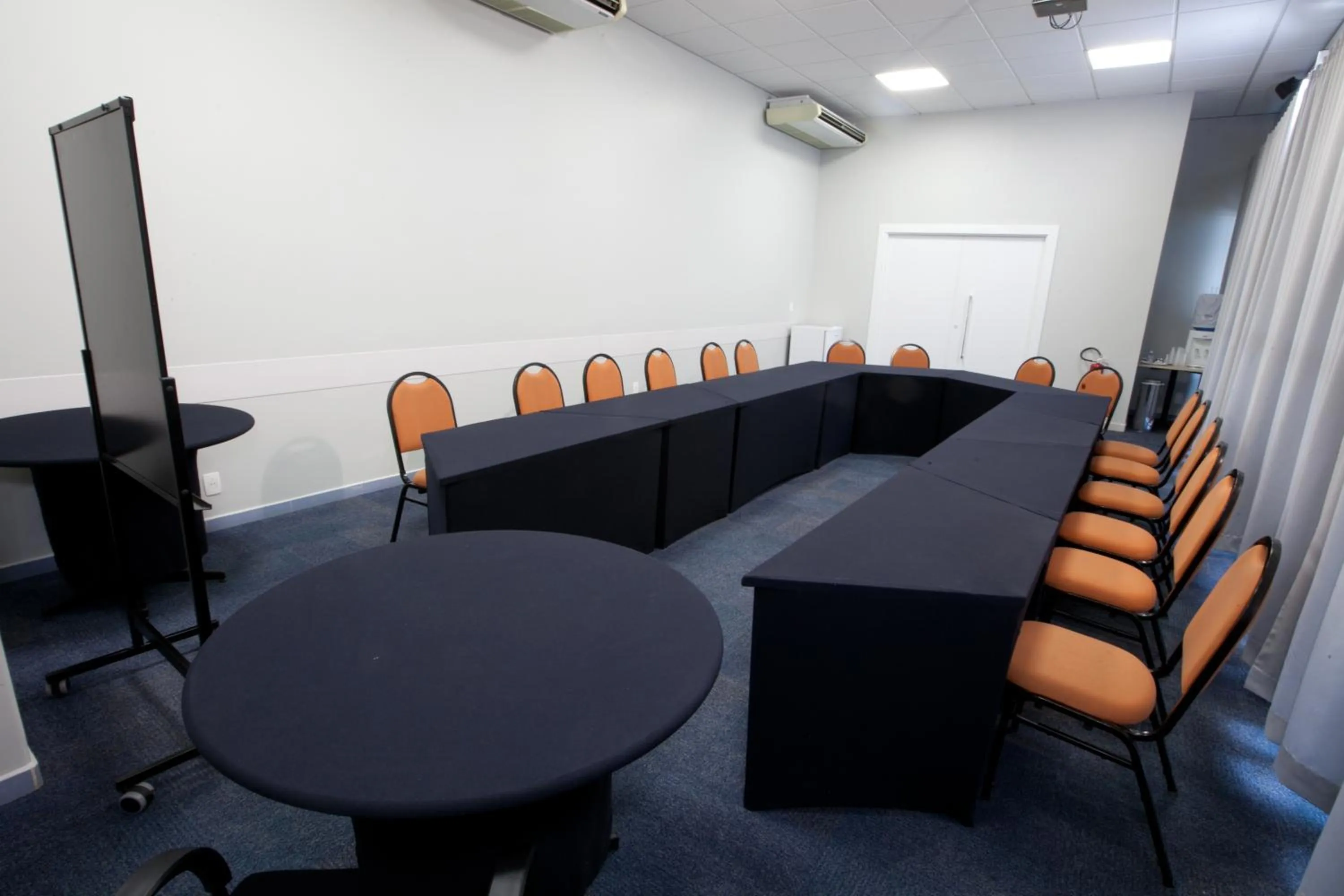 Business facilities in Oitis Hotel