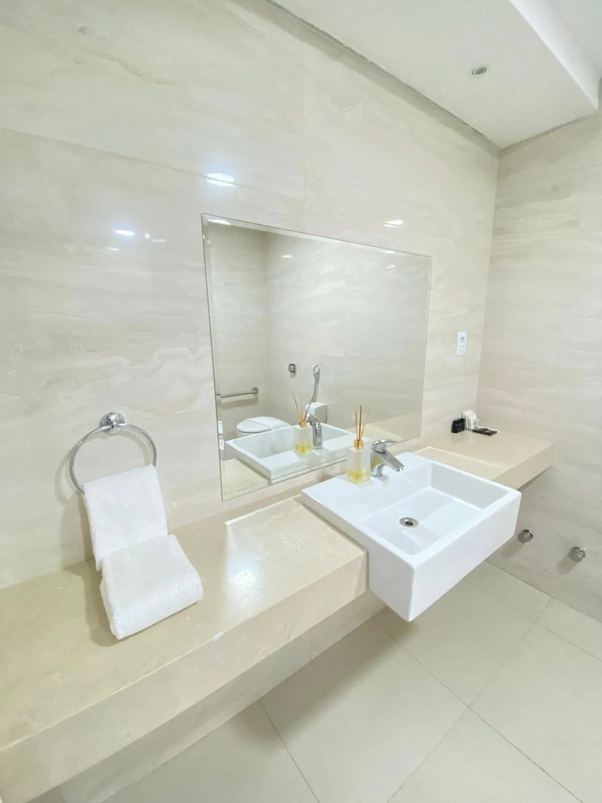 Bathroom in Oitis Hotel