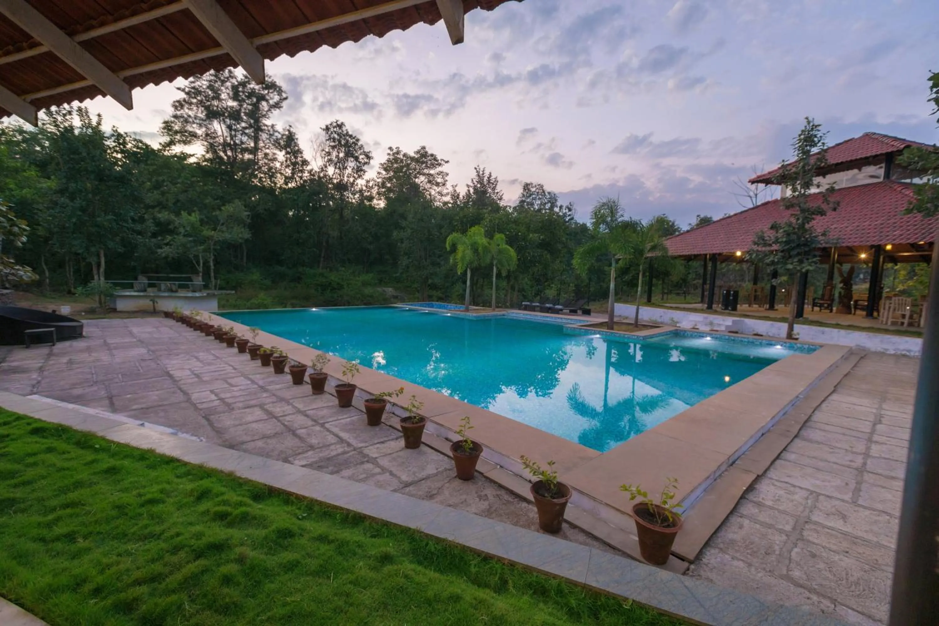 Swimming pool in Tuli Veer Bagh Resort