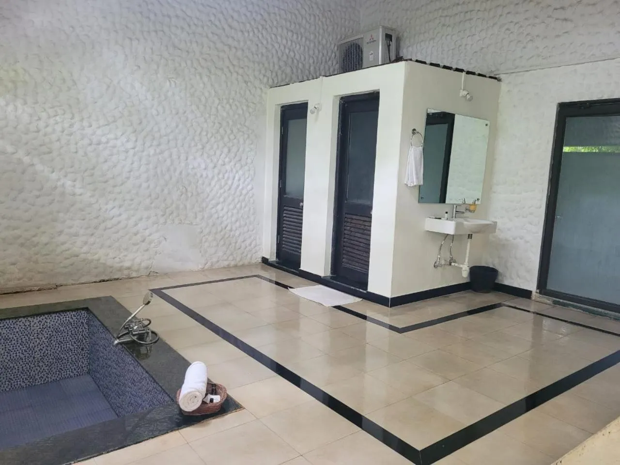 Bathroom in Tuli Veer Bagh Resort