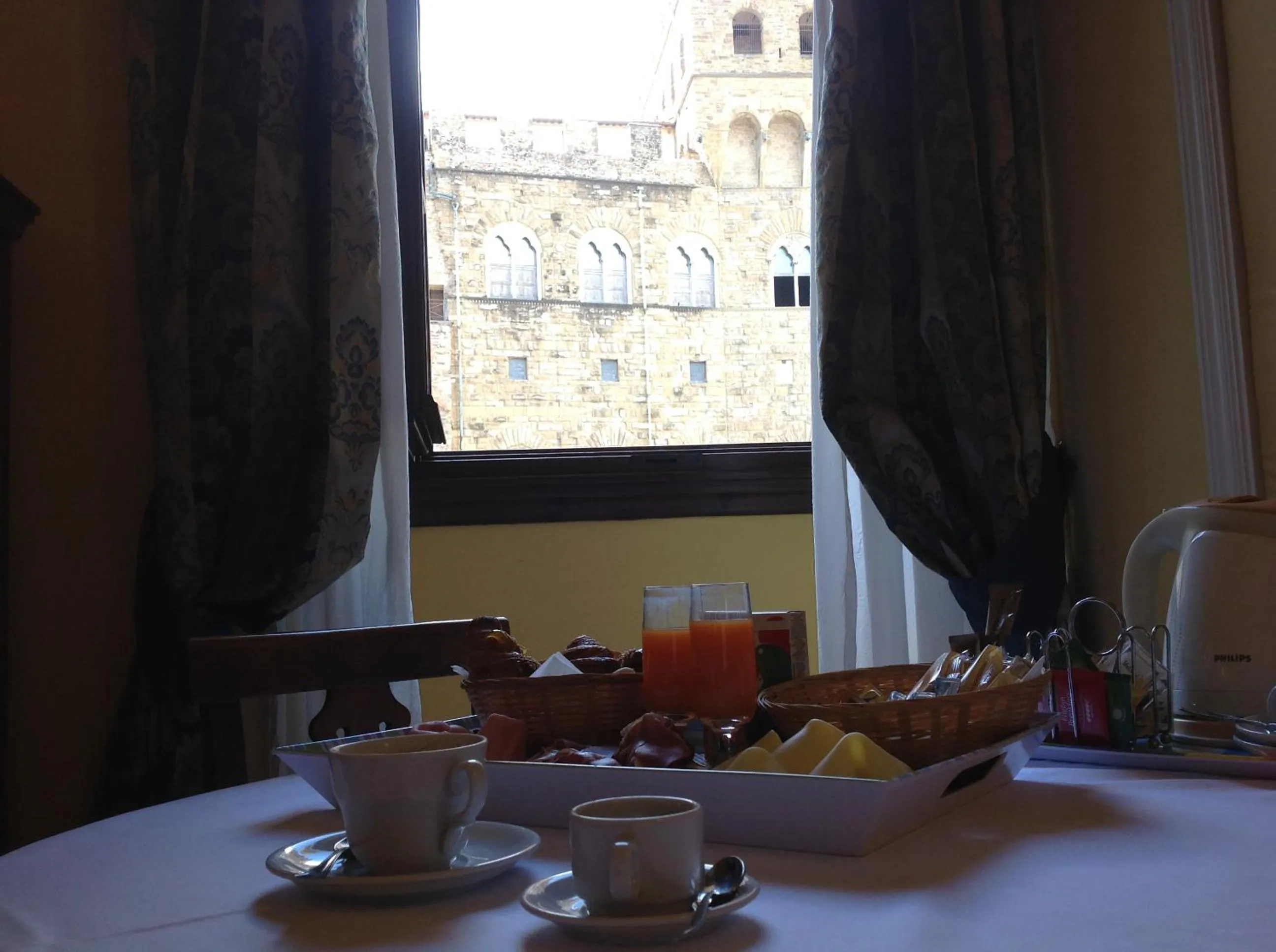 TV and multimedia in La Casa Del Garbo - Luxury Rooms & Suite