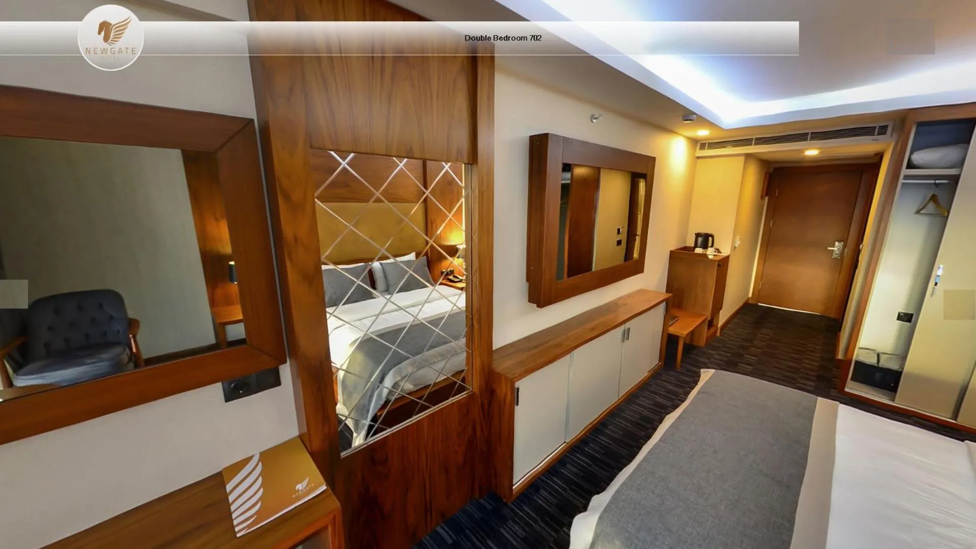 Bed in New Gate Hotel