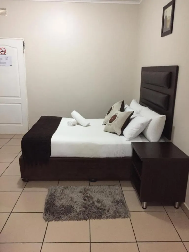 Bedroom, Bed in Bayside Hotel Empangeni
