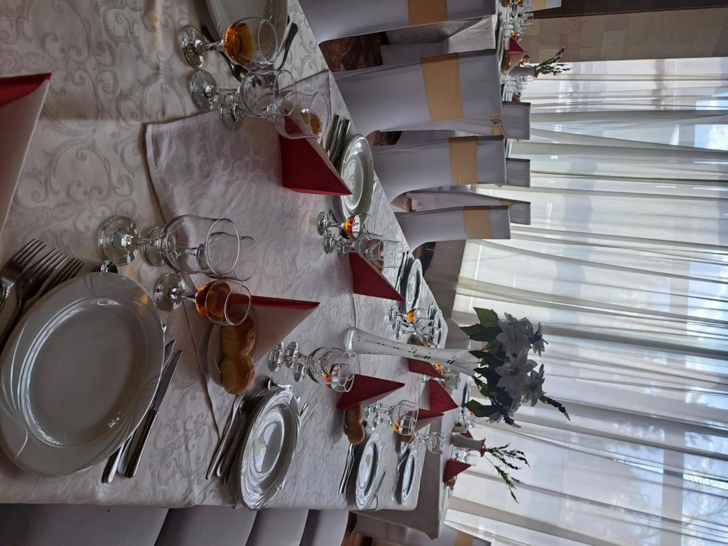 Restaurant/places to eat in Hotel Moldova