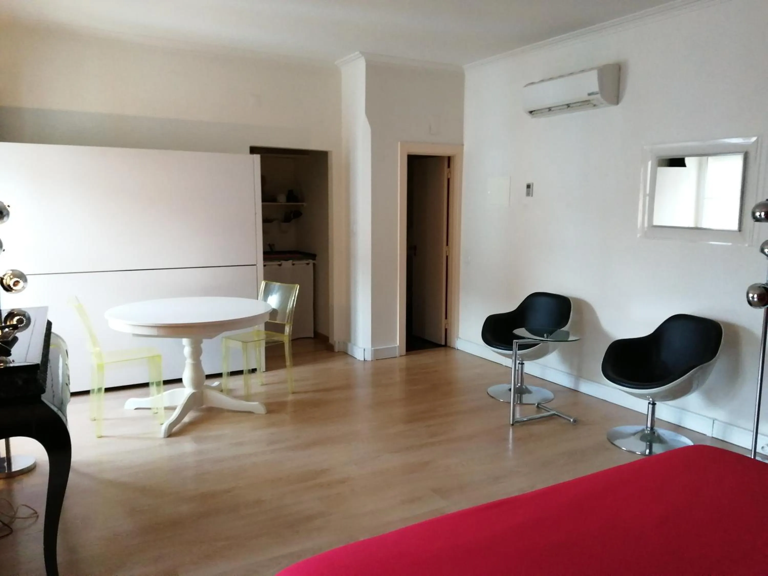 Dining area in Evora Inn