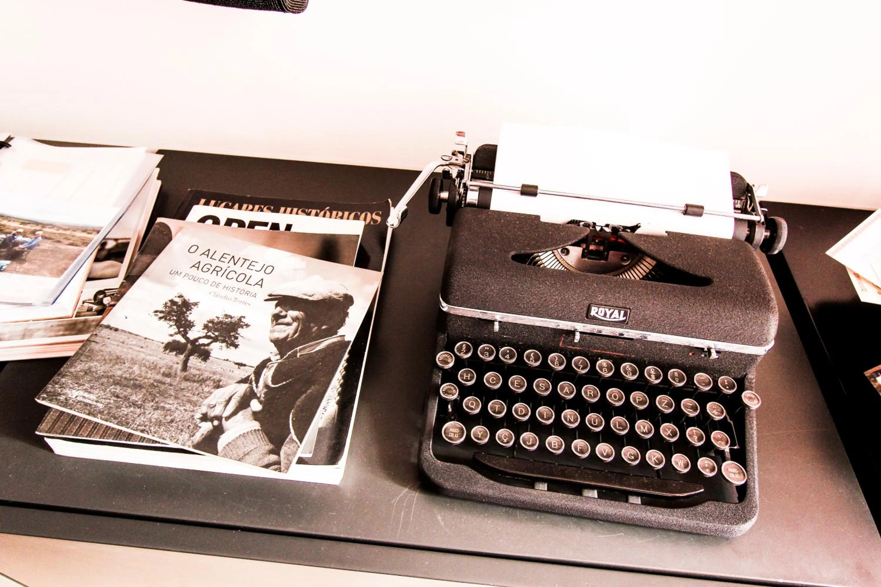 Decorative detail in Evora Inn