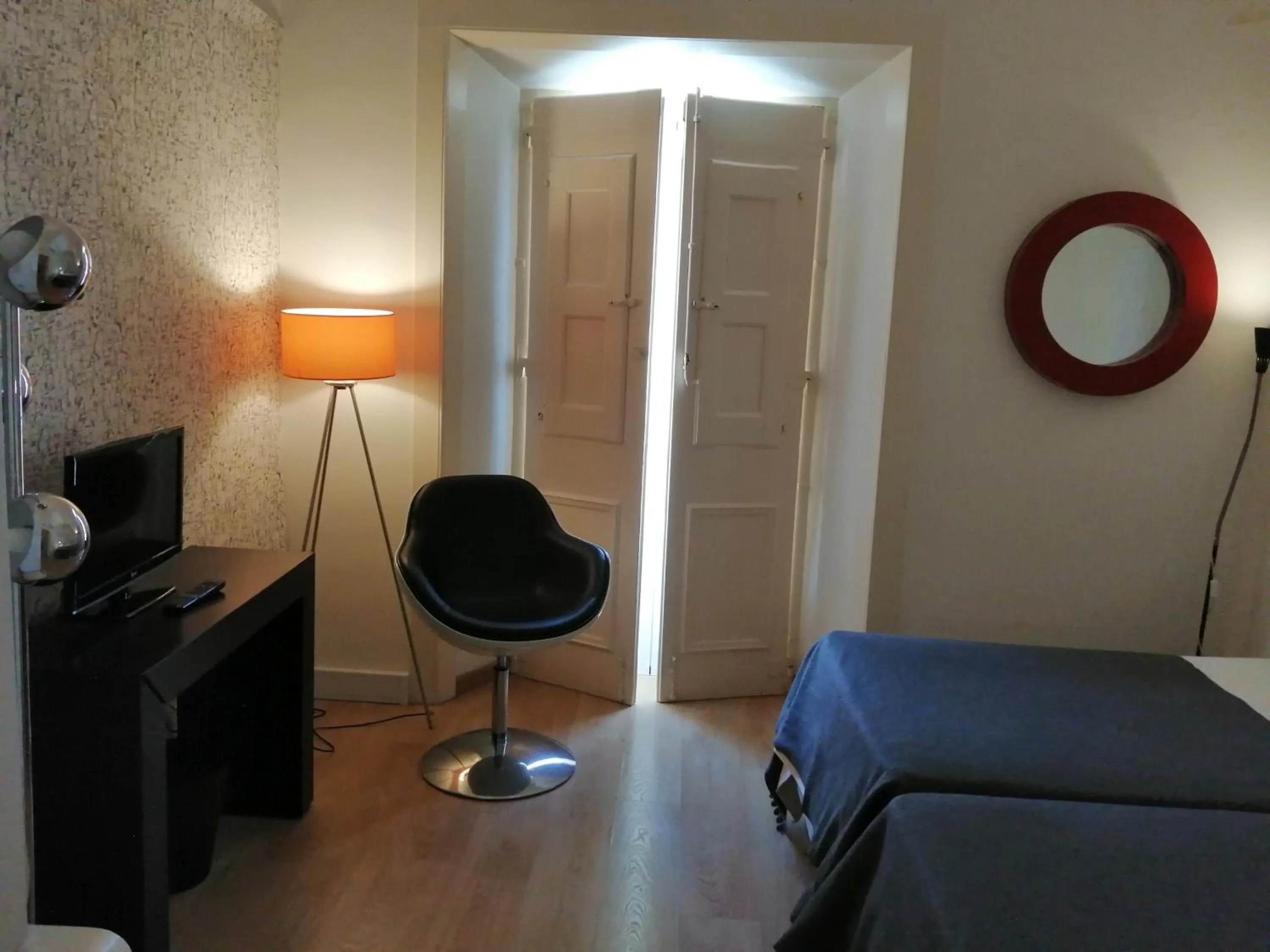 Bedroom, Bed in Evora Inn