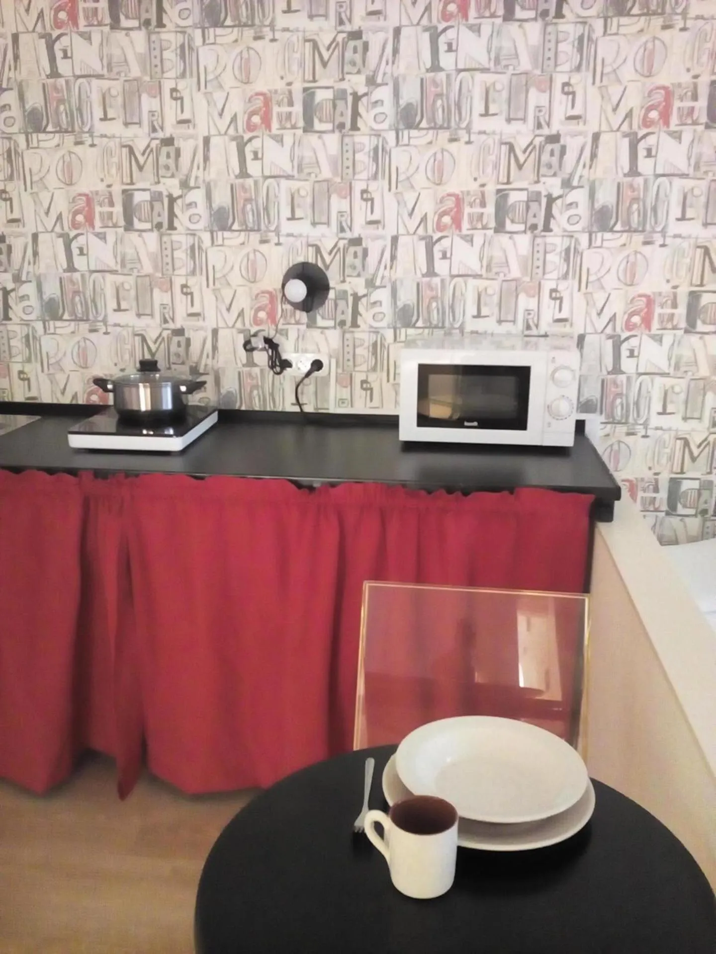 Kitchen or kitchenette in Evora Inn