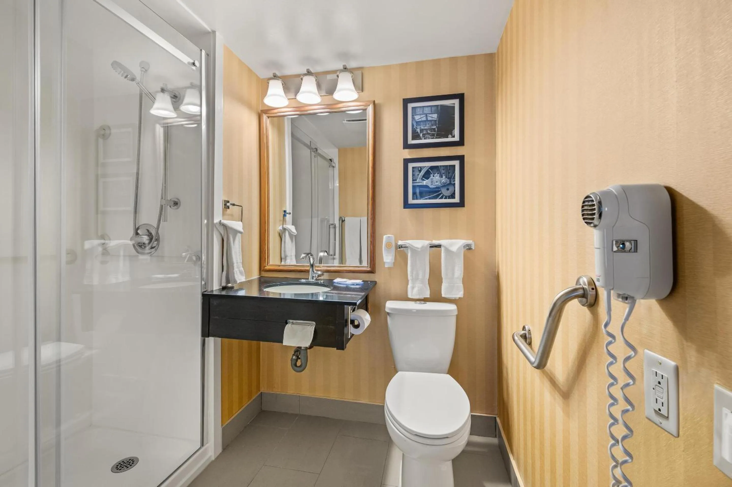 Bedroom in Comfort Inn