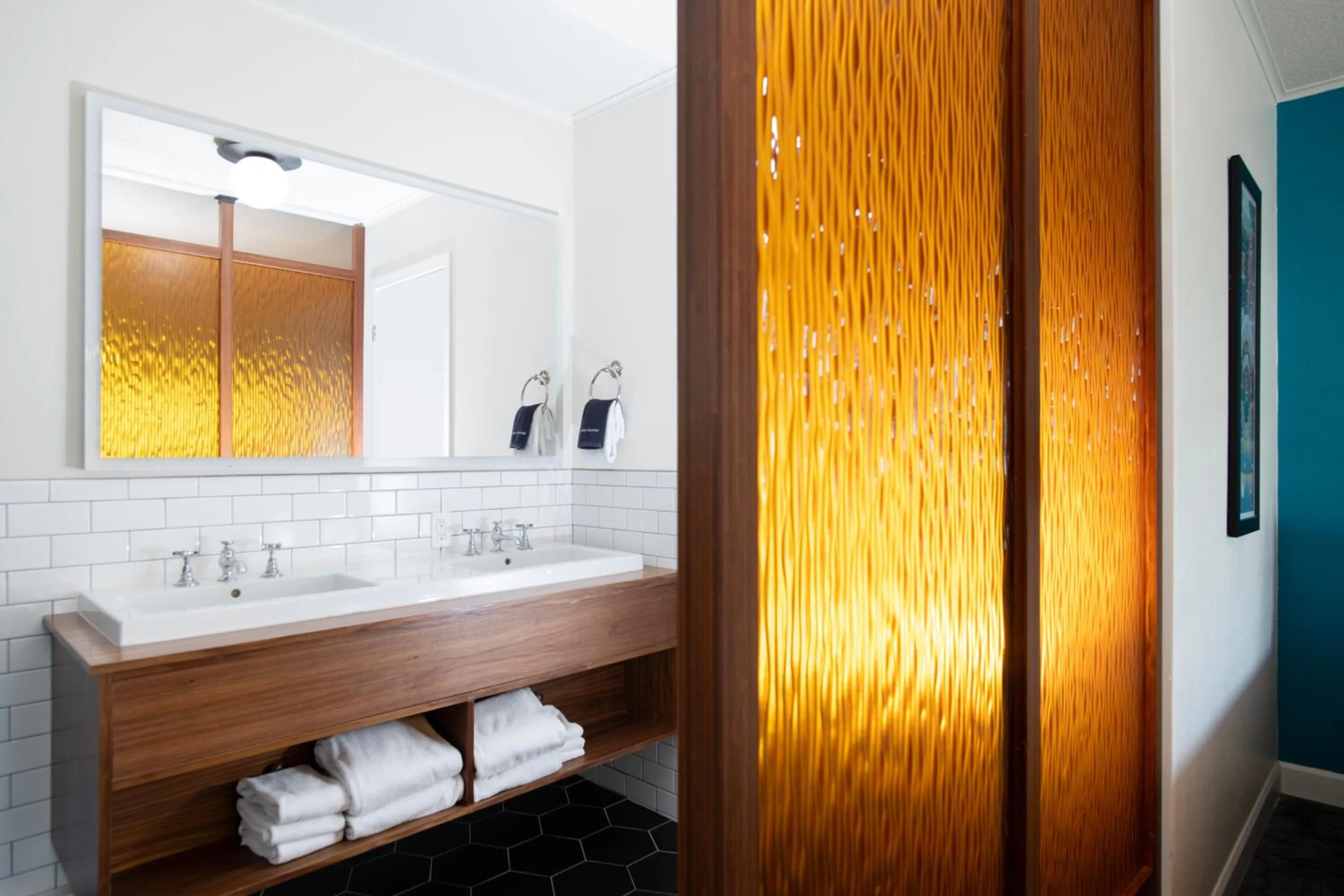 Bathroom in Sapphire Motel Midtown Bozeman