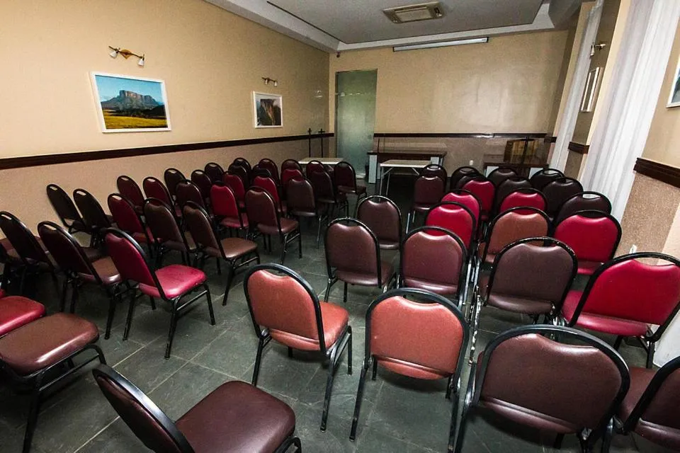 Business facilities in Aipana Plaza Hotel