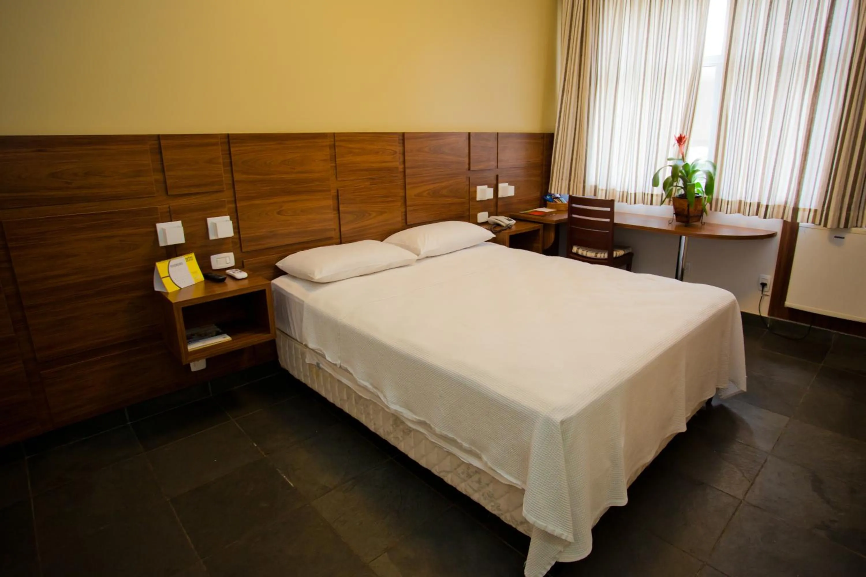 Photo of the whole room, Bed in Aipana Plaza Hotel
