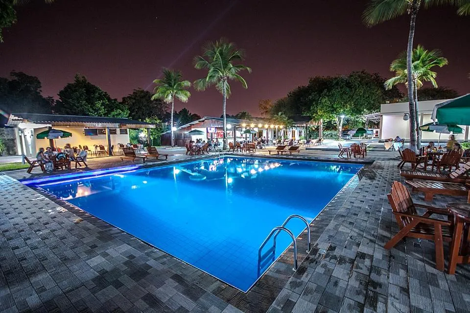 Swimming pool in Aipana Plaza Hotel