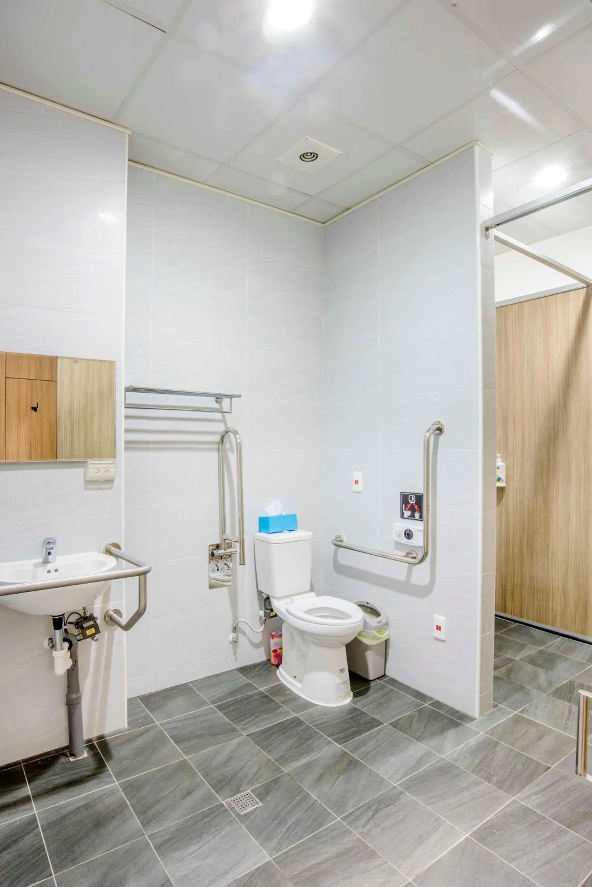 Shower in Old Door Hostel & Bar