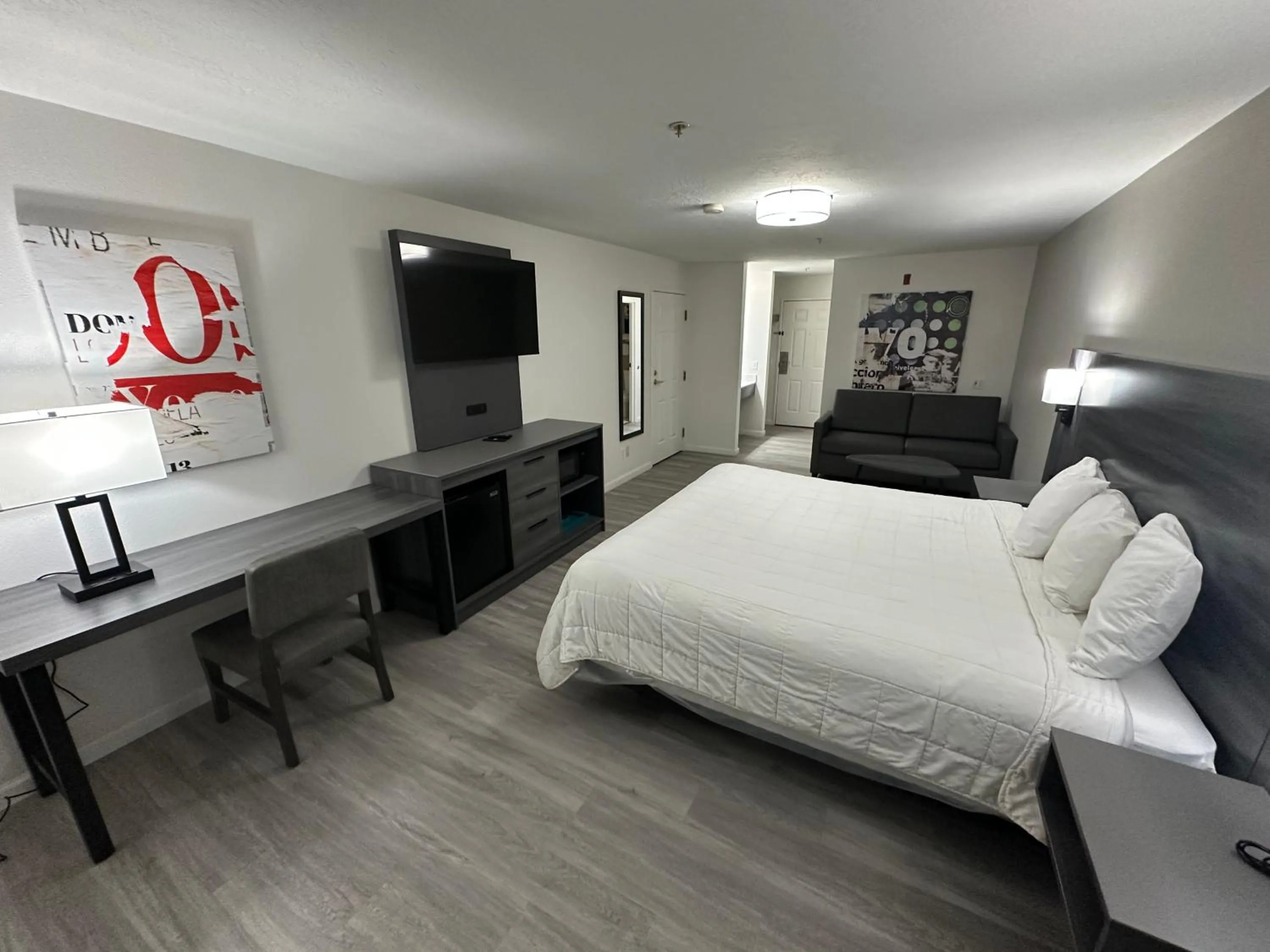 Bed in Quality Inn Carlin