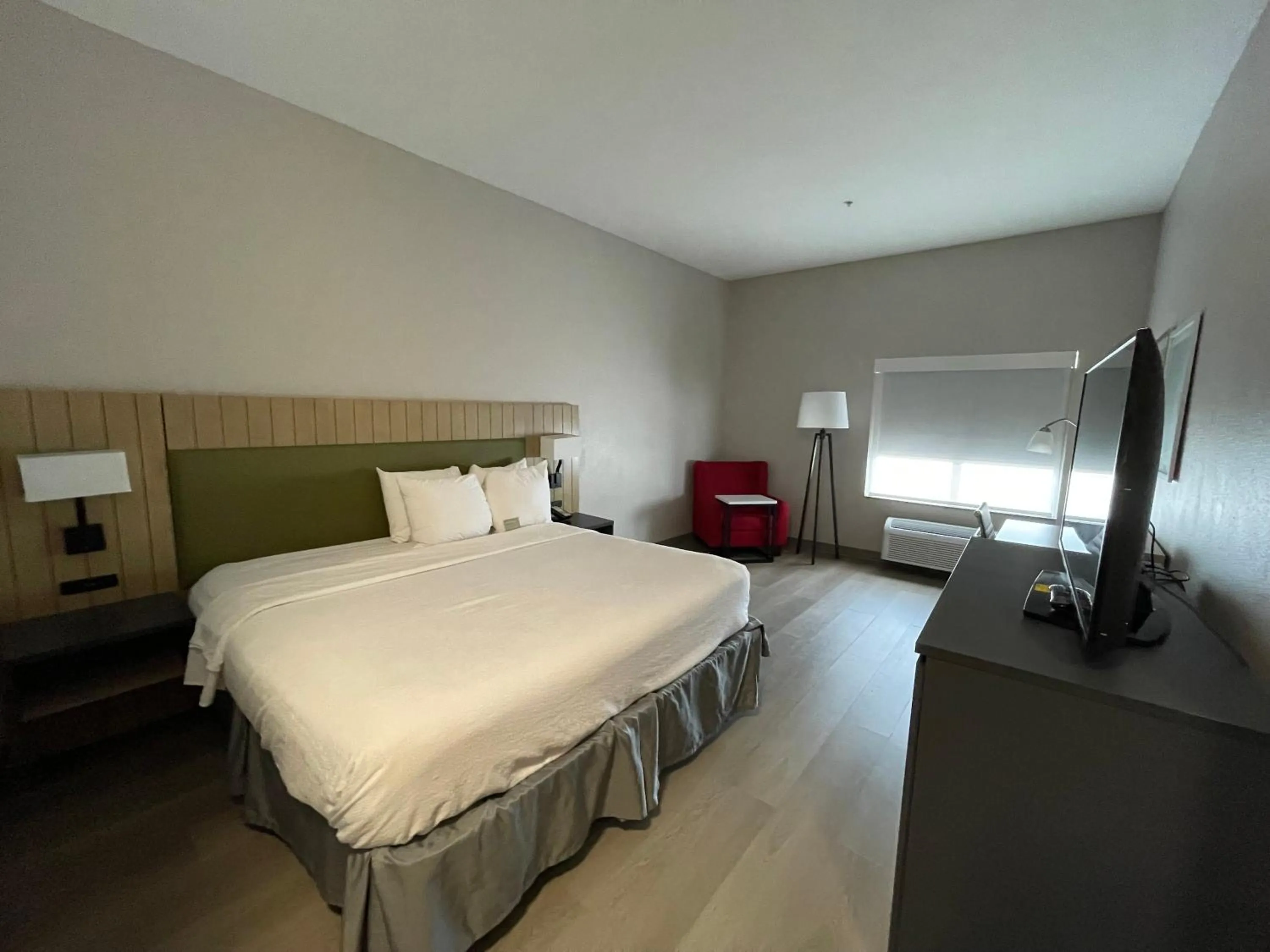 Photo of the whole room, Bed in Country Inn & Suites by Radisson, Midway - Tallahassee West